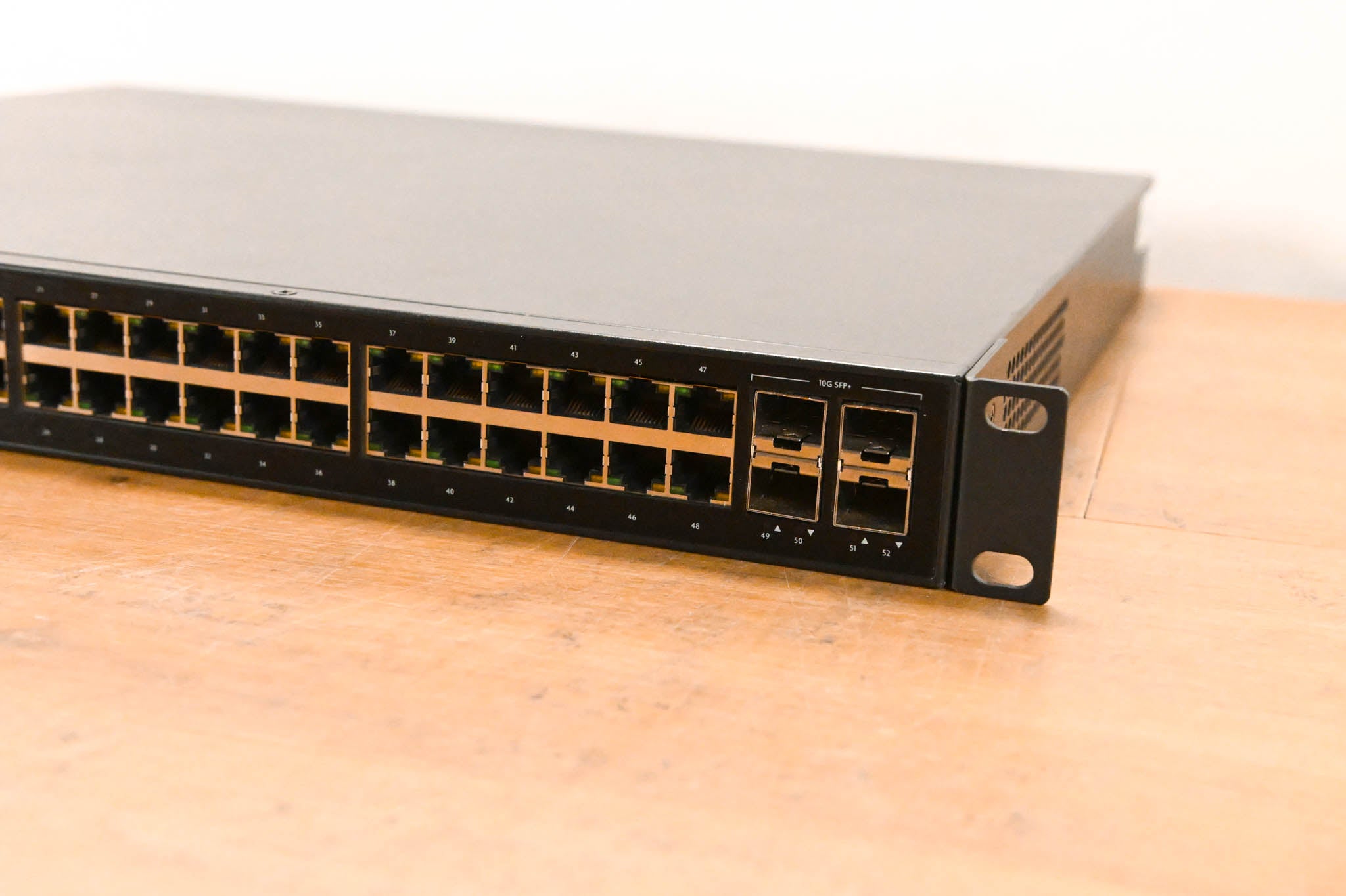 Luxul SW-610-48P-F 48-Port Gb PoE+ L2 L3 Managed Switch with 4 SFP+