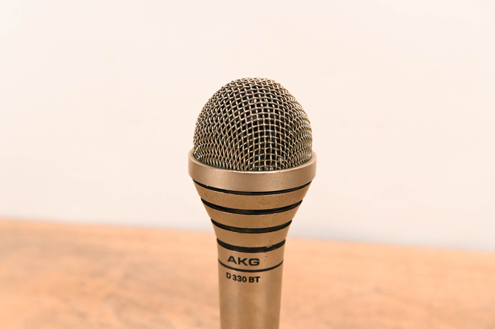 AKG D330BT Hypercardioid Dynamic Microphone