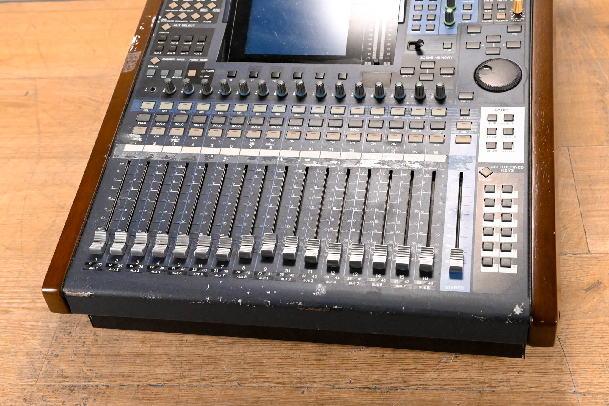 Yamaha DM1000 48-Channel Digital Audio Mixing Console