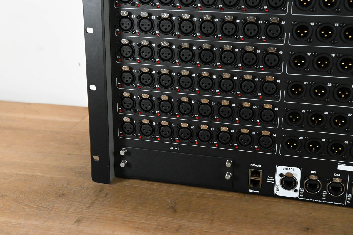 Allen & Heath dLive C3500 Control Surface w/ CDM64 64-in/32-out MixRack