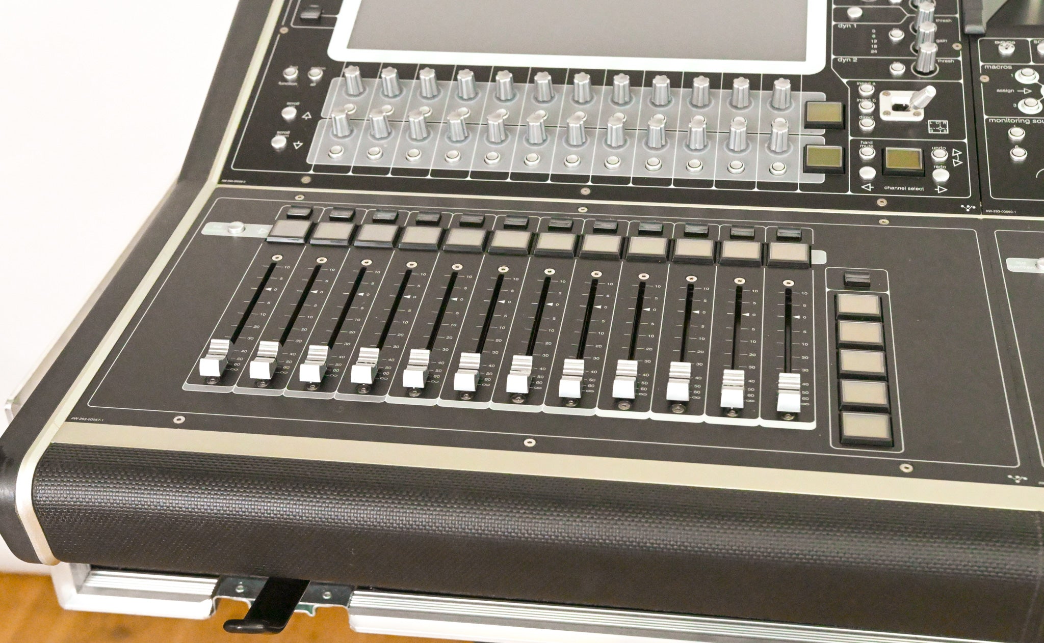 DiGiCo SD5 Digital Mixing Console w/ Waves Card, ST Optical & Road Case