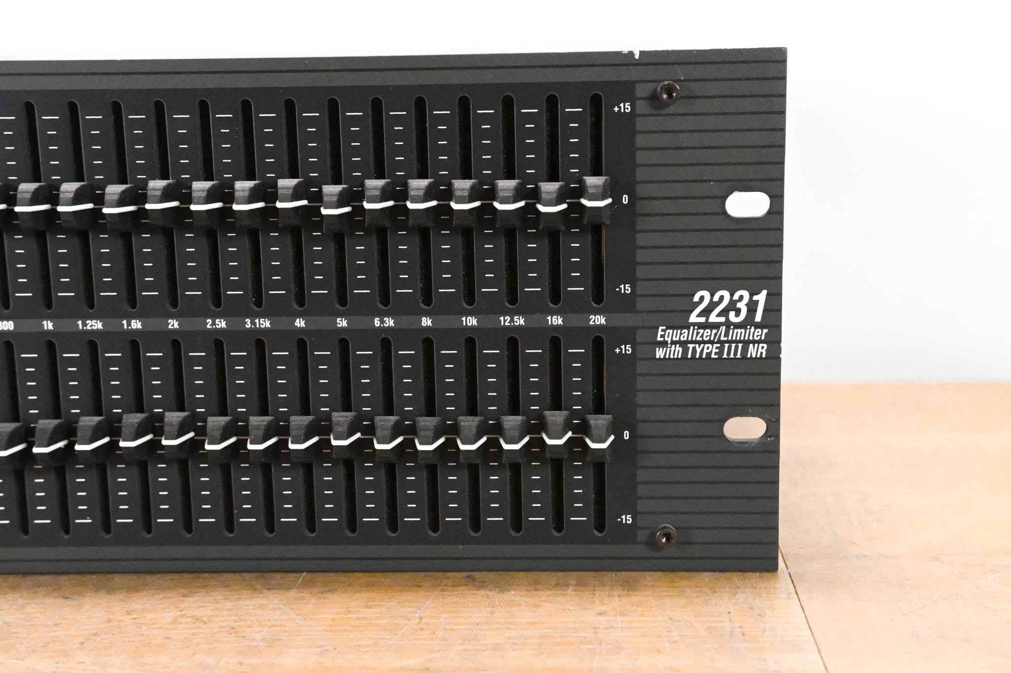 dbx 2231 Dual-Channel 31-Band Graphic Equalizer/Limiter