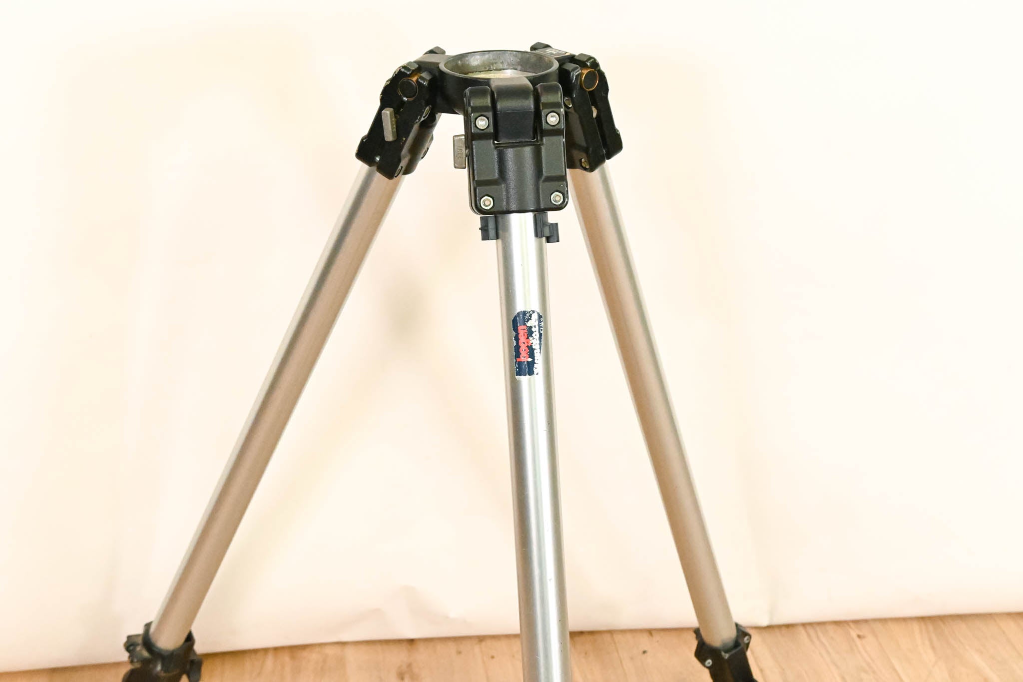 Manfrotto/Bogen 3061 Aluminum Tripod