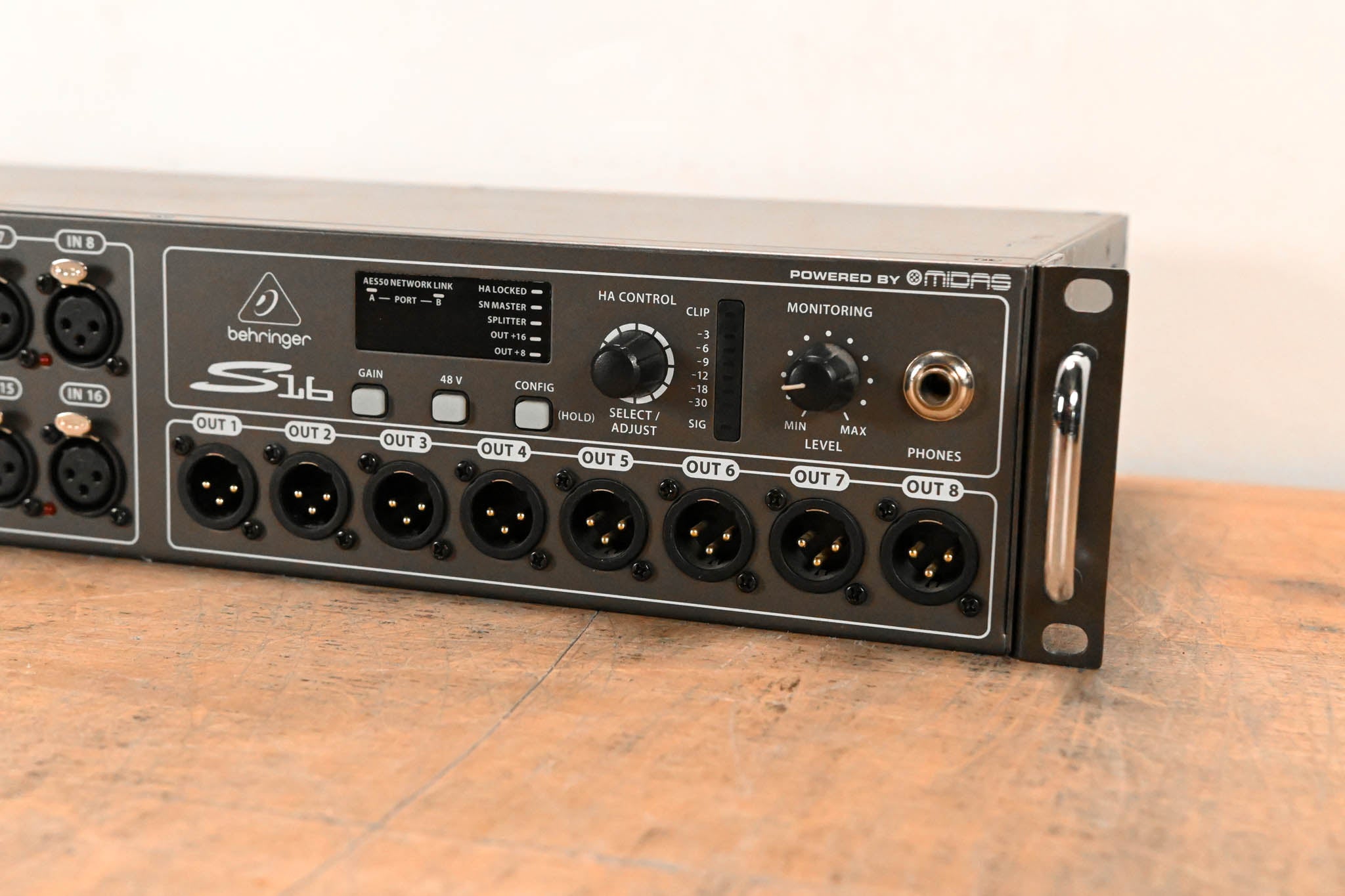 Behringer S16 16 x 8 Digital Stage Box