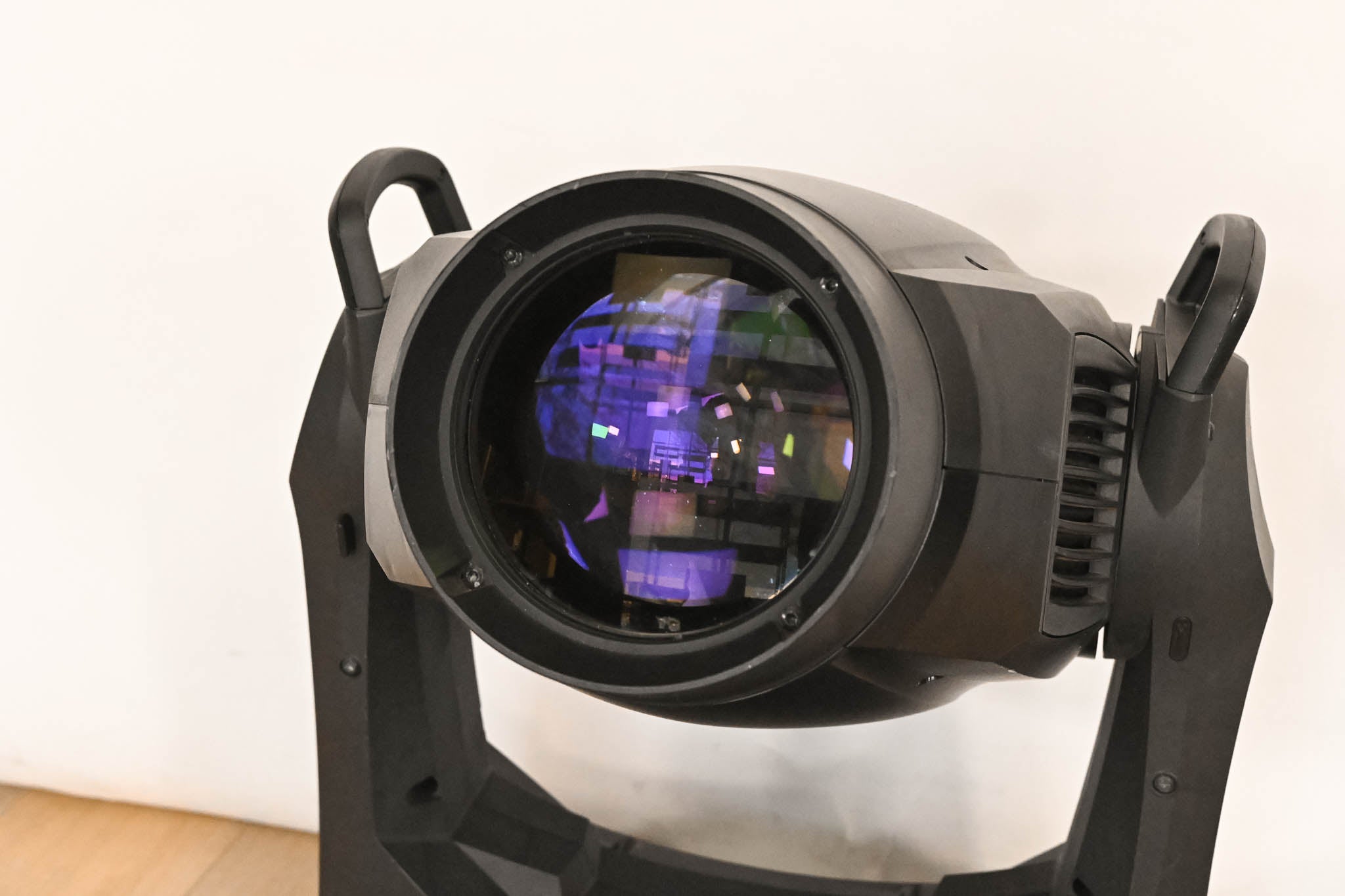 Martin MAC Viper Profile High Output Discharge-Based Moving Light