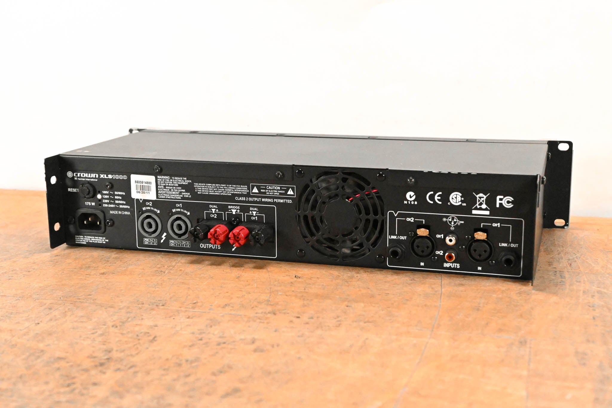 Crown XLS 1000 Two-channel, 350W @ 4Ω Power Amplifier