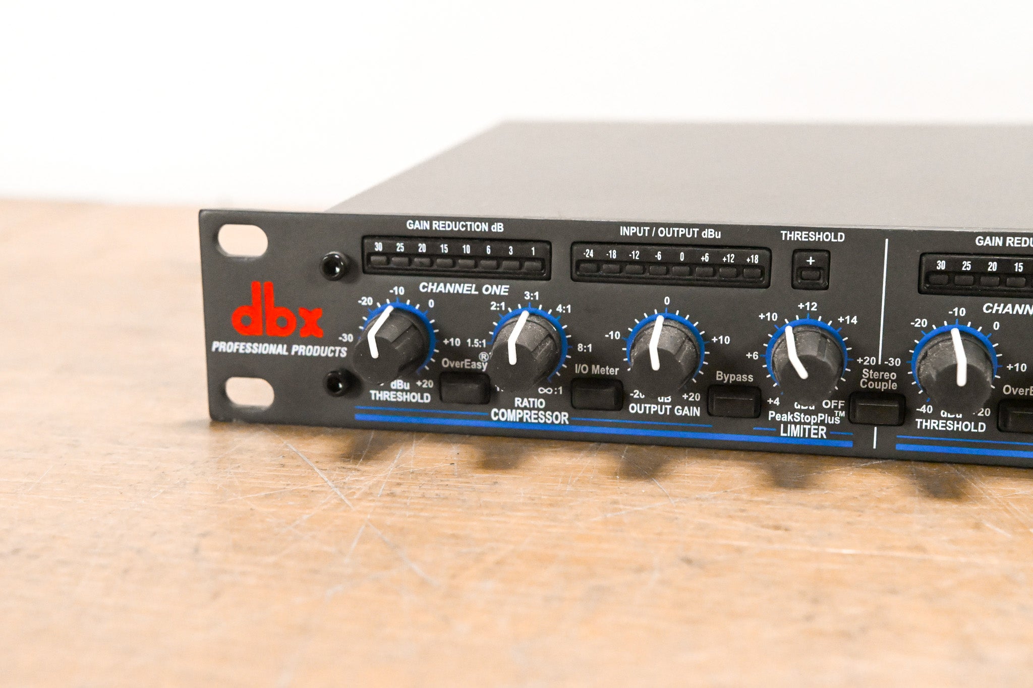dbx 1046 Quad Compressor/Limiter