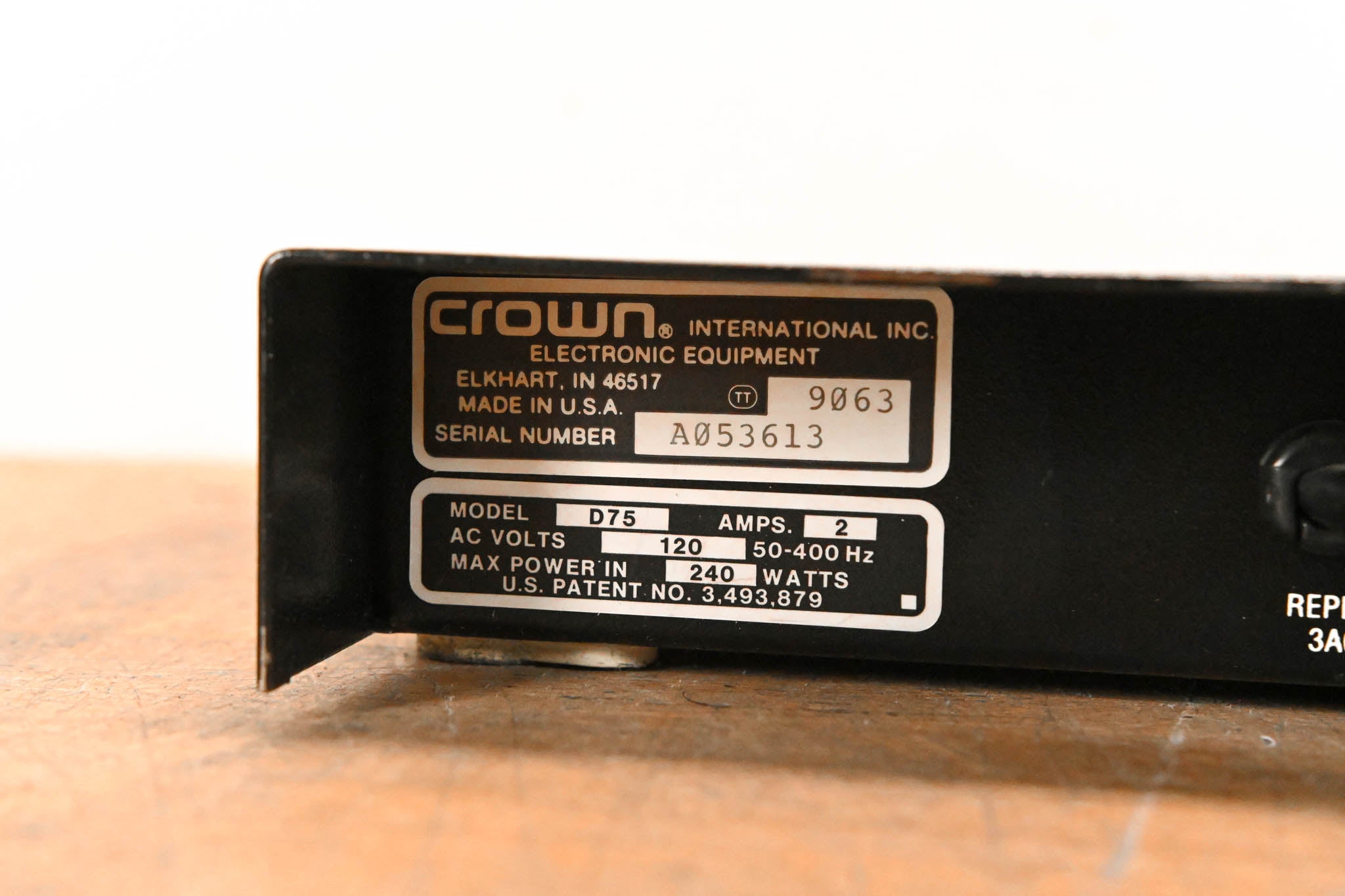 Crown D-75 2-Channel Power Amplifier