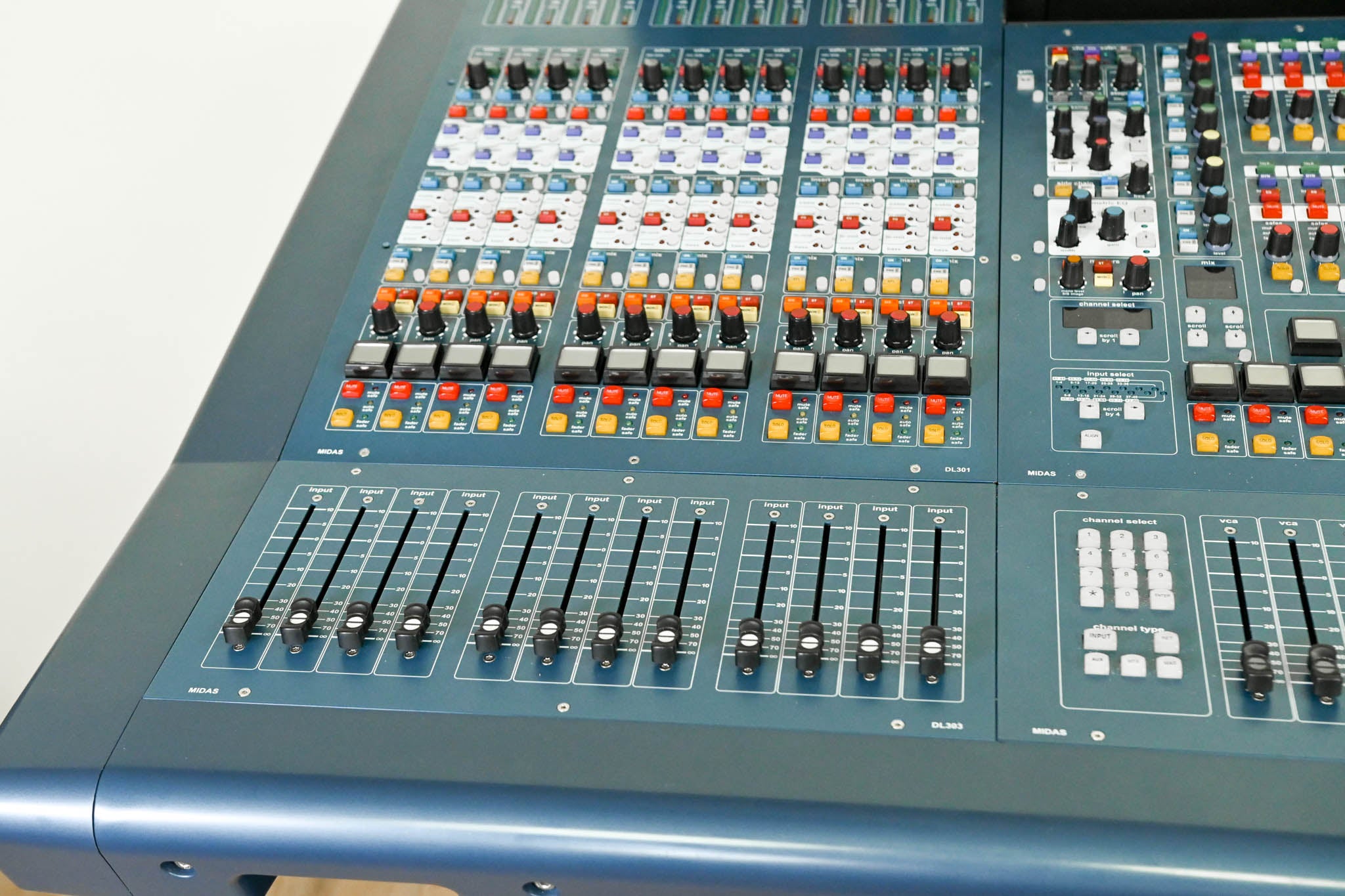Midas PRO9 Live Audio Mixing System with DL371 Engine
