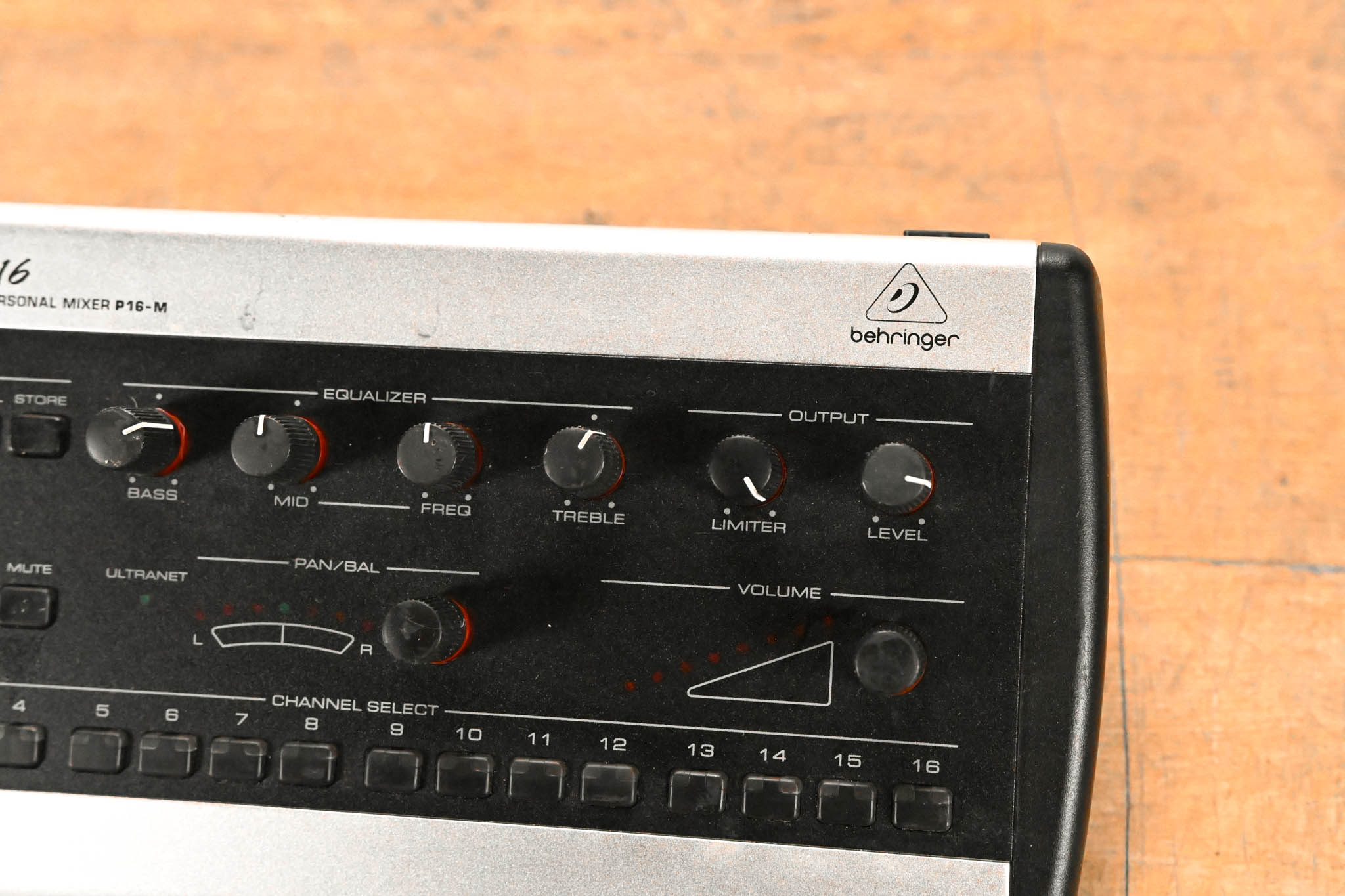 Behringer Powerplay P16-M 16-Channel Digital Personal Mixer