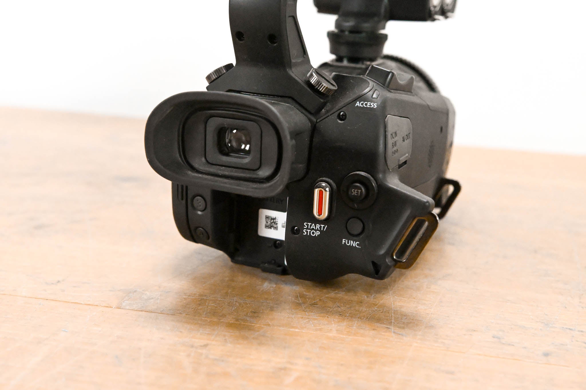 Canon XA35 HD Professional Camcorder w/ XLR Handle & HD/SD-SDI Output