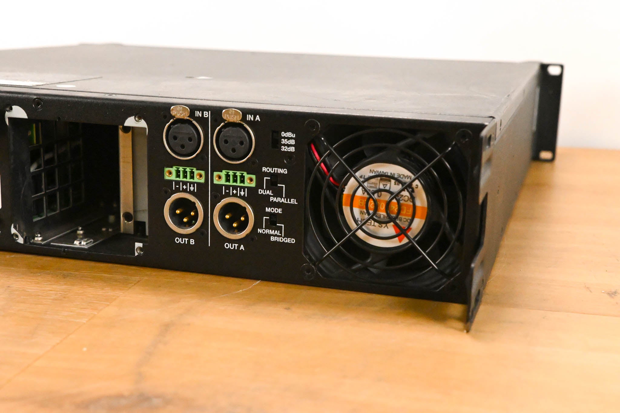 Electro-Voice (EV) TG-5 120V 2-Channel Tour Grade Power Amplifier