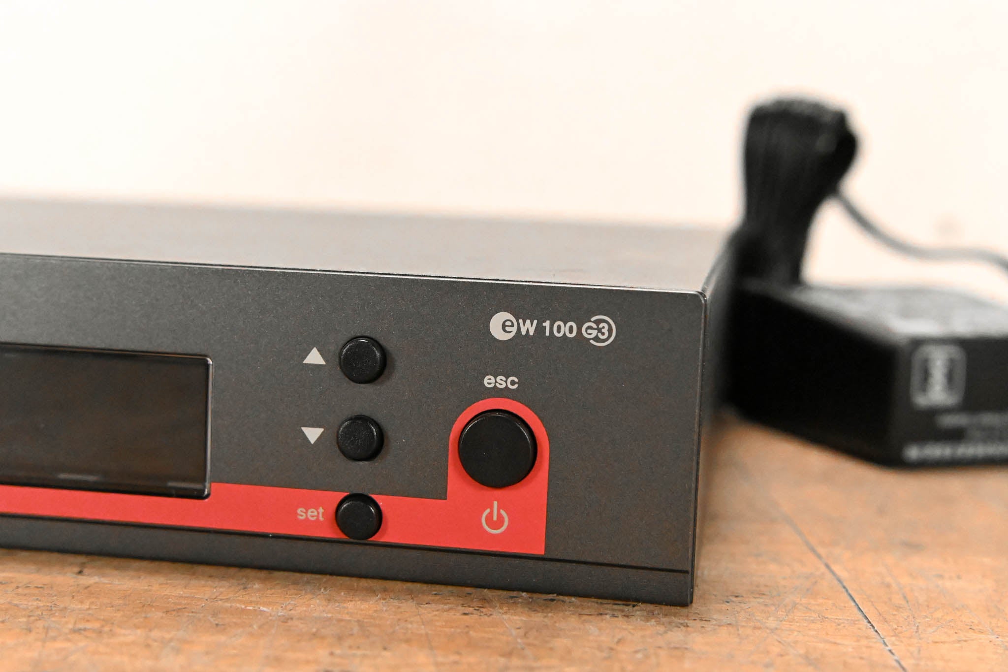 Sennheiser EM 100 G3 Wireless Receiver - A Range: 516-558 MHz