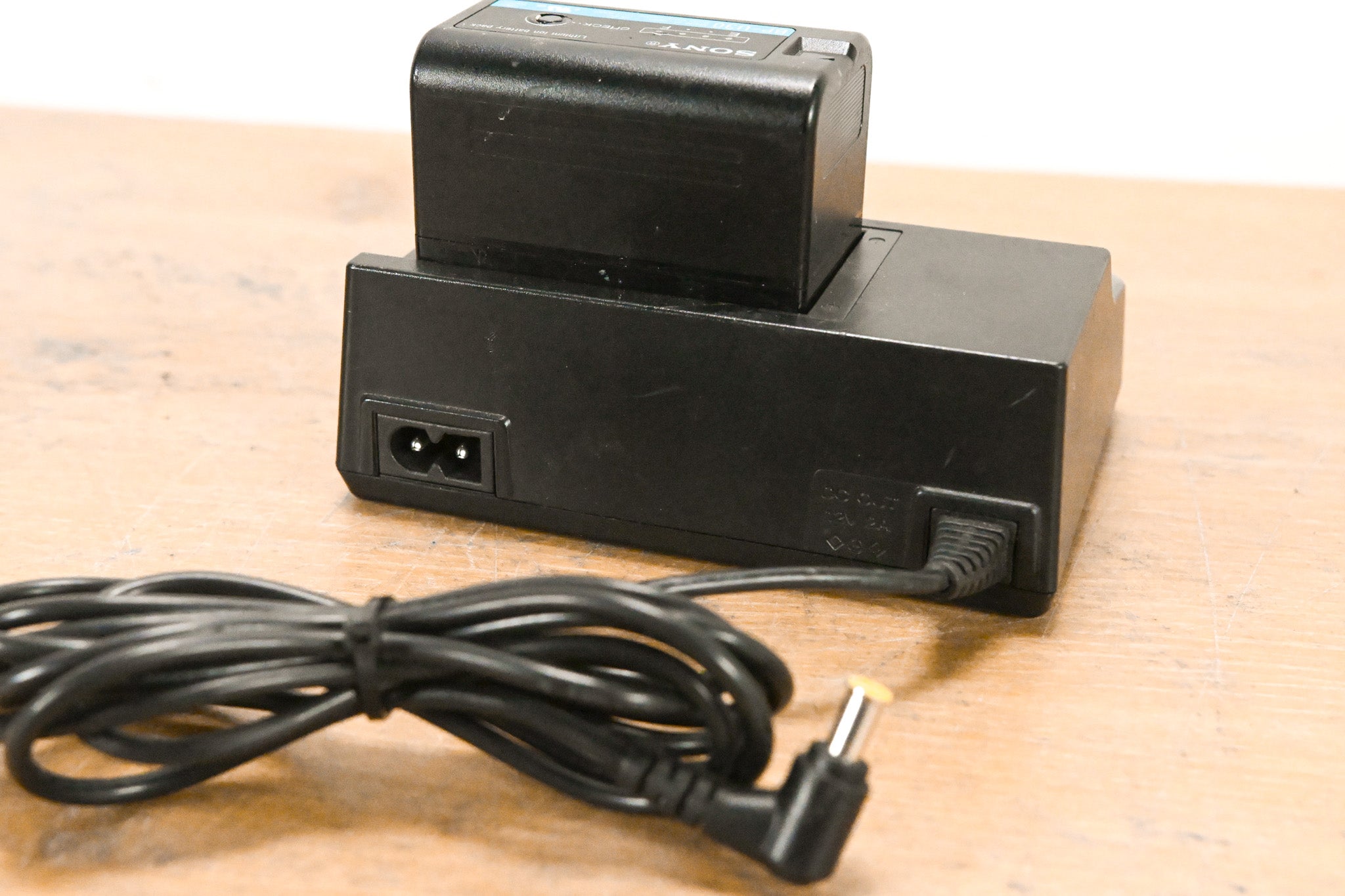 Sony BC-U1 AC Adapter/Charger with BP-U30 Battery (NO POWER SUPPLY)