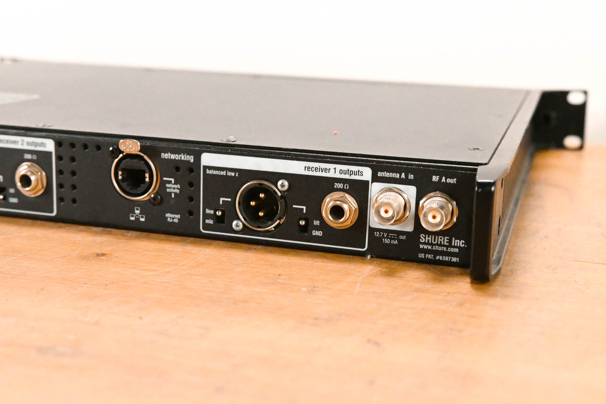 Shure UR4D+ Dual Wireless Receiver with UR2/BETA58A Mic Pair - J5 Band