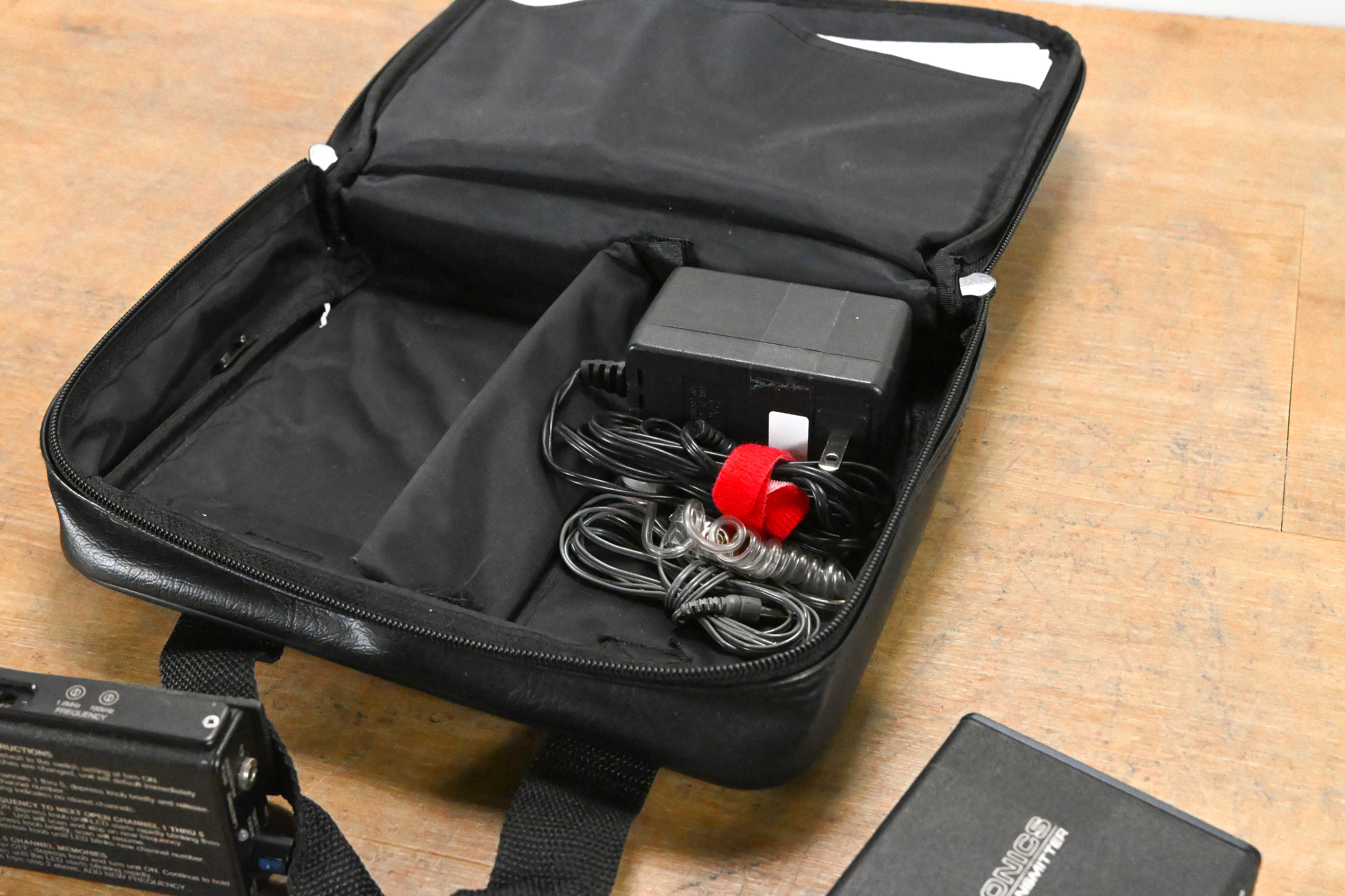 Lectrosonics T1 IFB Transmitter & R1a Receiver Block 21 w/ Case