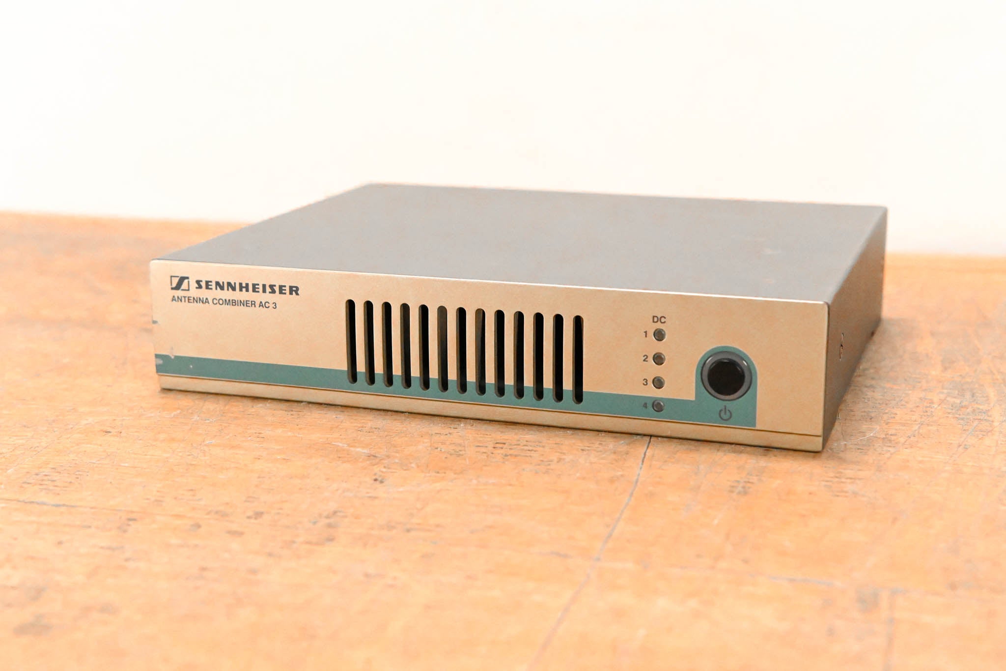 Sennheiser AC 3-US Antenna Combiner - 470-698 MHz (NO POWER SUPPLY)