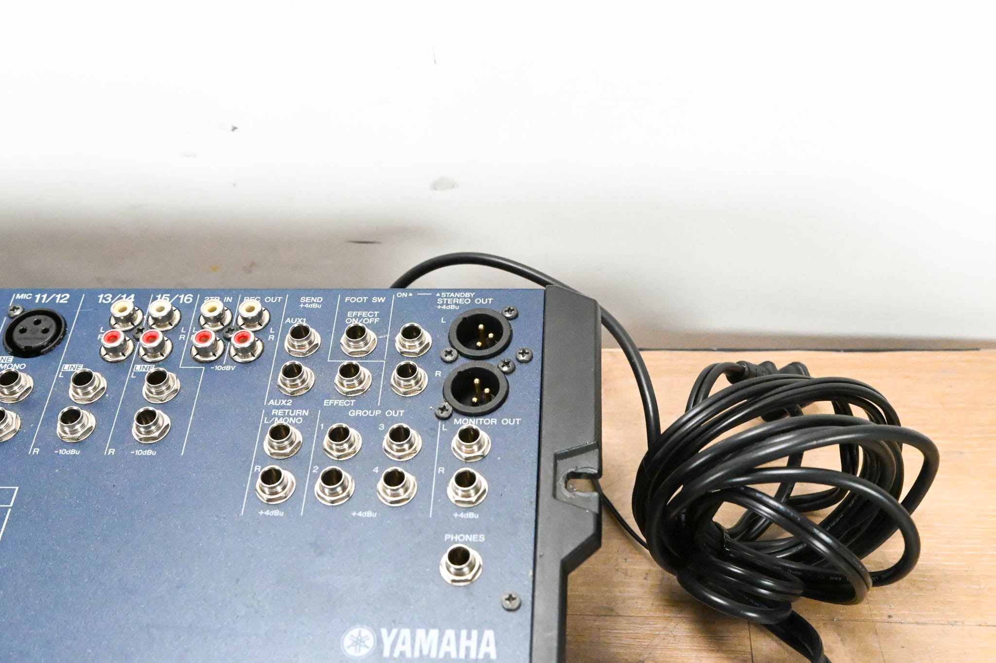 Yamaha MG166CX-USB 16-Channel 4-Bus Rack-Mountable Mixer with USB