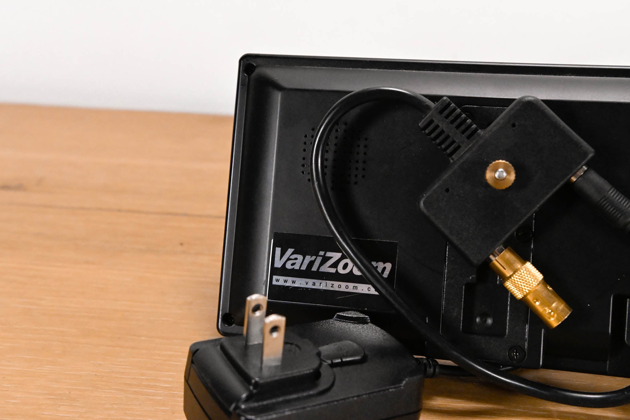 VariZoom VZ-TFT7 7″ LCD Monitor