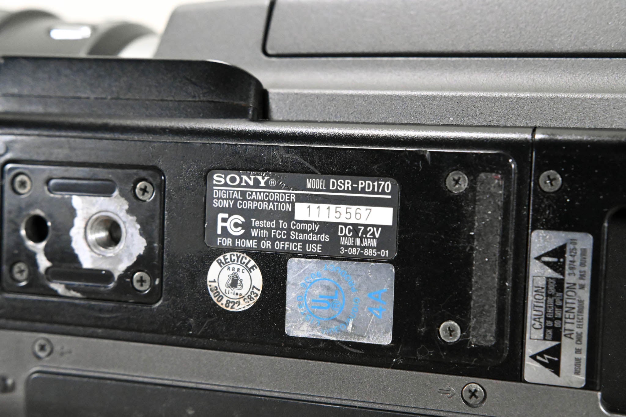 Sony DSR-PD170 3-CCD Mini DVCAM Camcorder