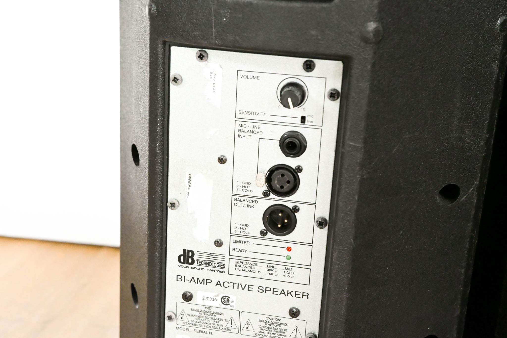 dBTechnologies Twin 128 Active 2-Way Stage Monitor (PAIR)