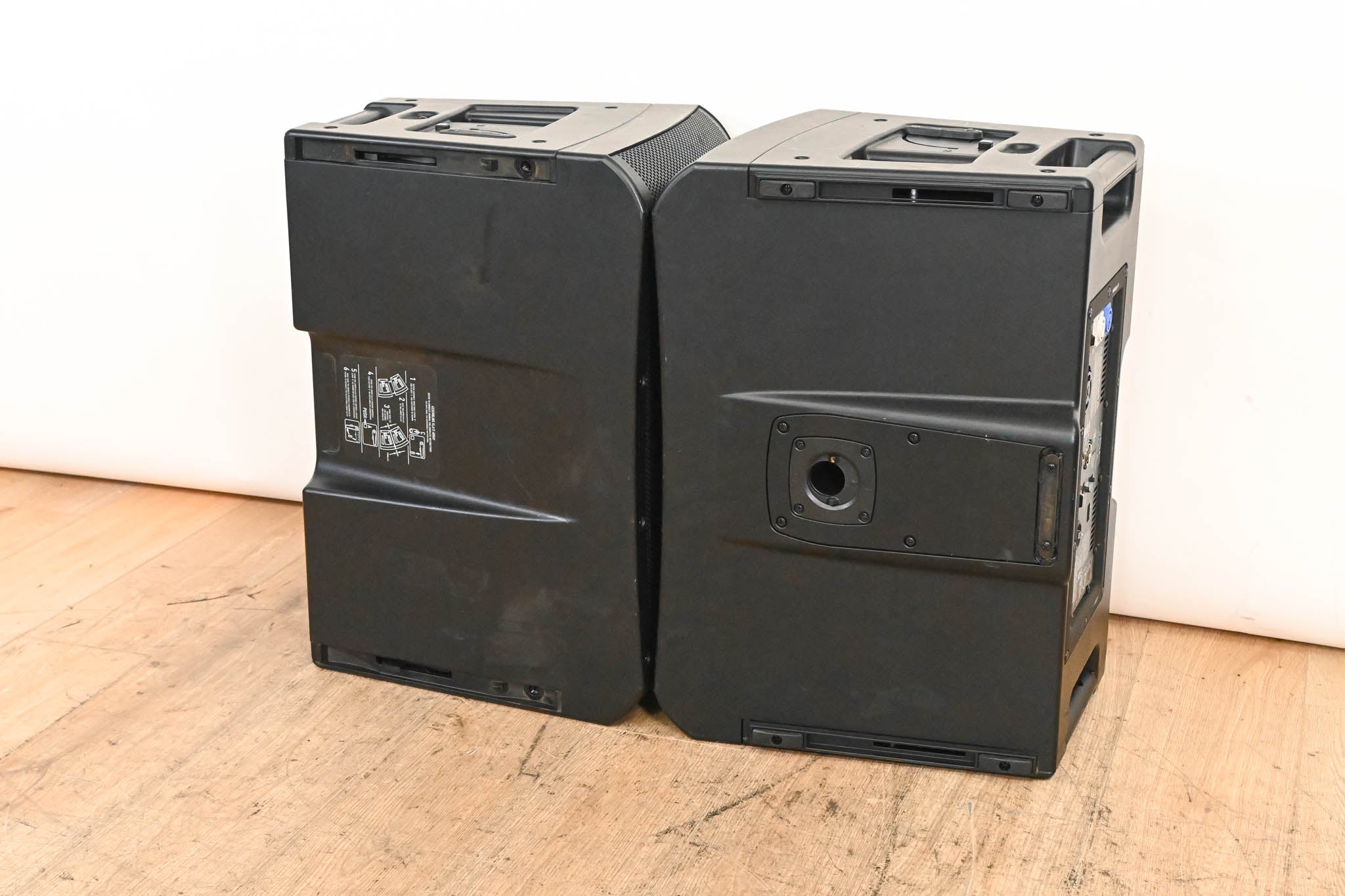 QSC KLA12 12-inch 2-Way Powered Line Array Loudspeaker (PAIR)