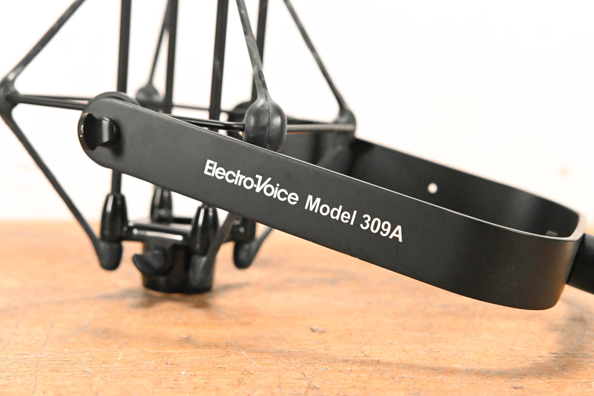 Electro-Voice (EV) 309A Shock Mount