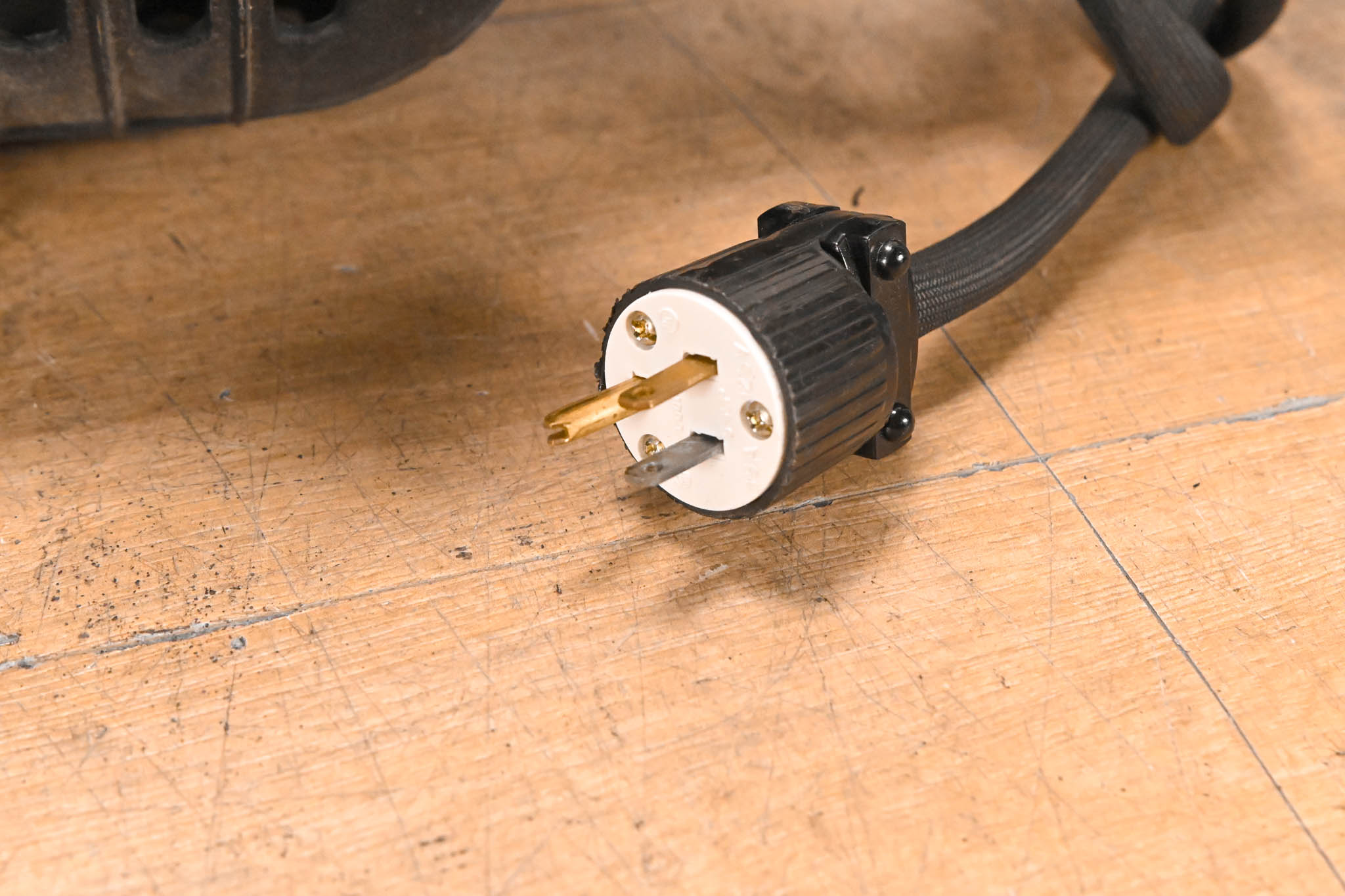 Altman 360Q 6" x 12" 750W Ellipsoidal Light