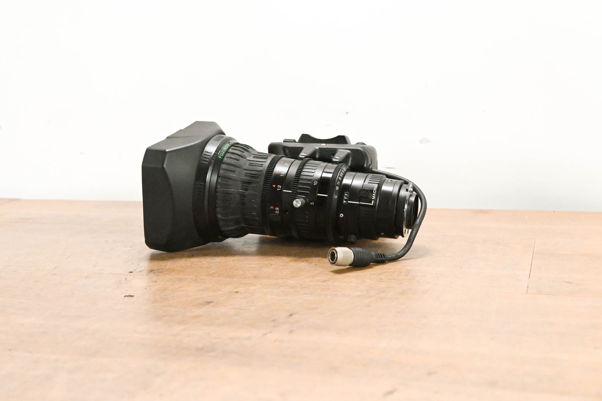 Fujinon Th17x5BRMU Broadcast Zoom Lens - 1:1.4/5-85mm