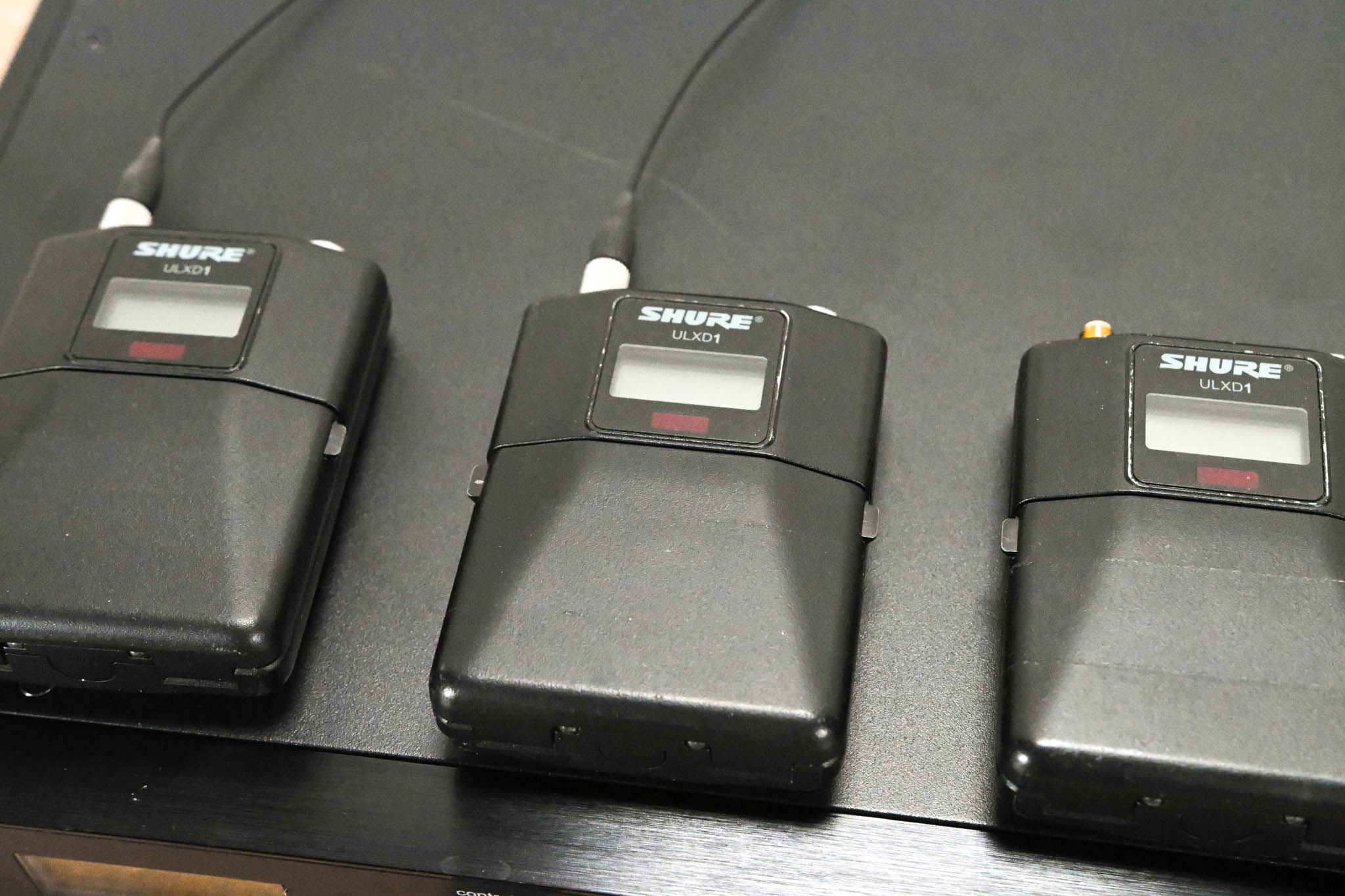 Shure ULXD4Q Digital Wireless Receiver w/ 4x ULXD1 Beltpacks - H50 Band