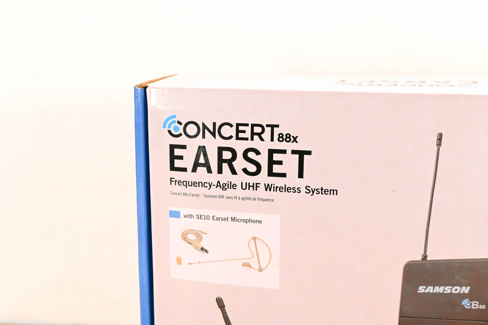 Samson Concert 88x Earset Wireless System with Microphone - 470-494 MHz