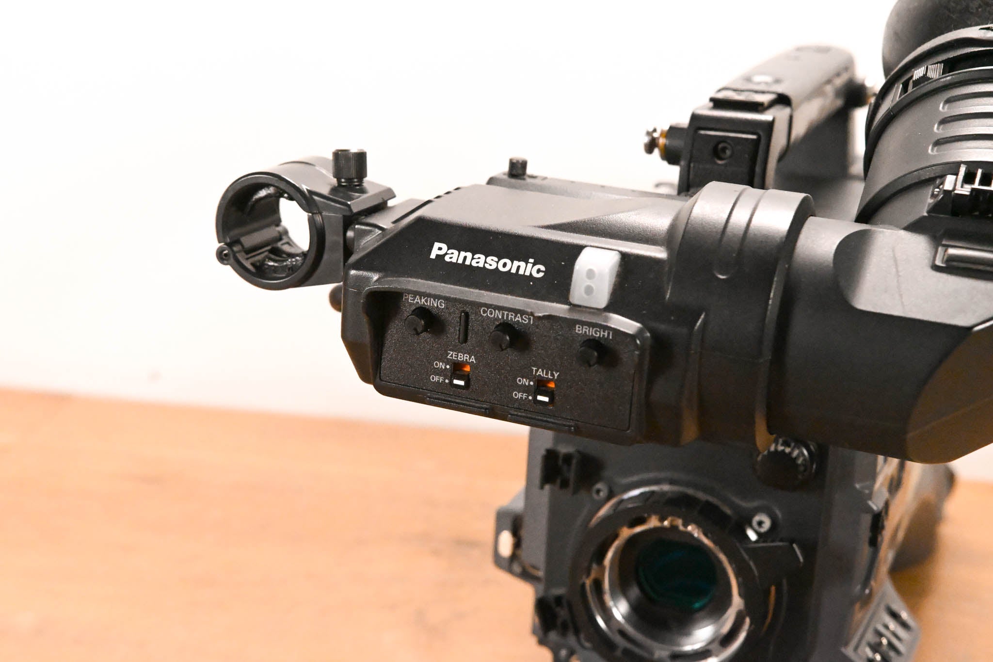 Panasonic AG-HPX500P 2/3" Shoulder-Mounted P2HD Camcorder