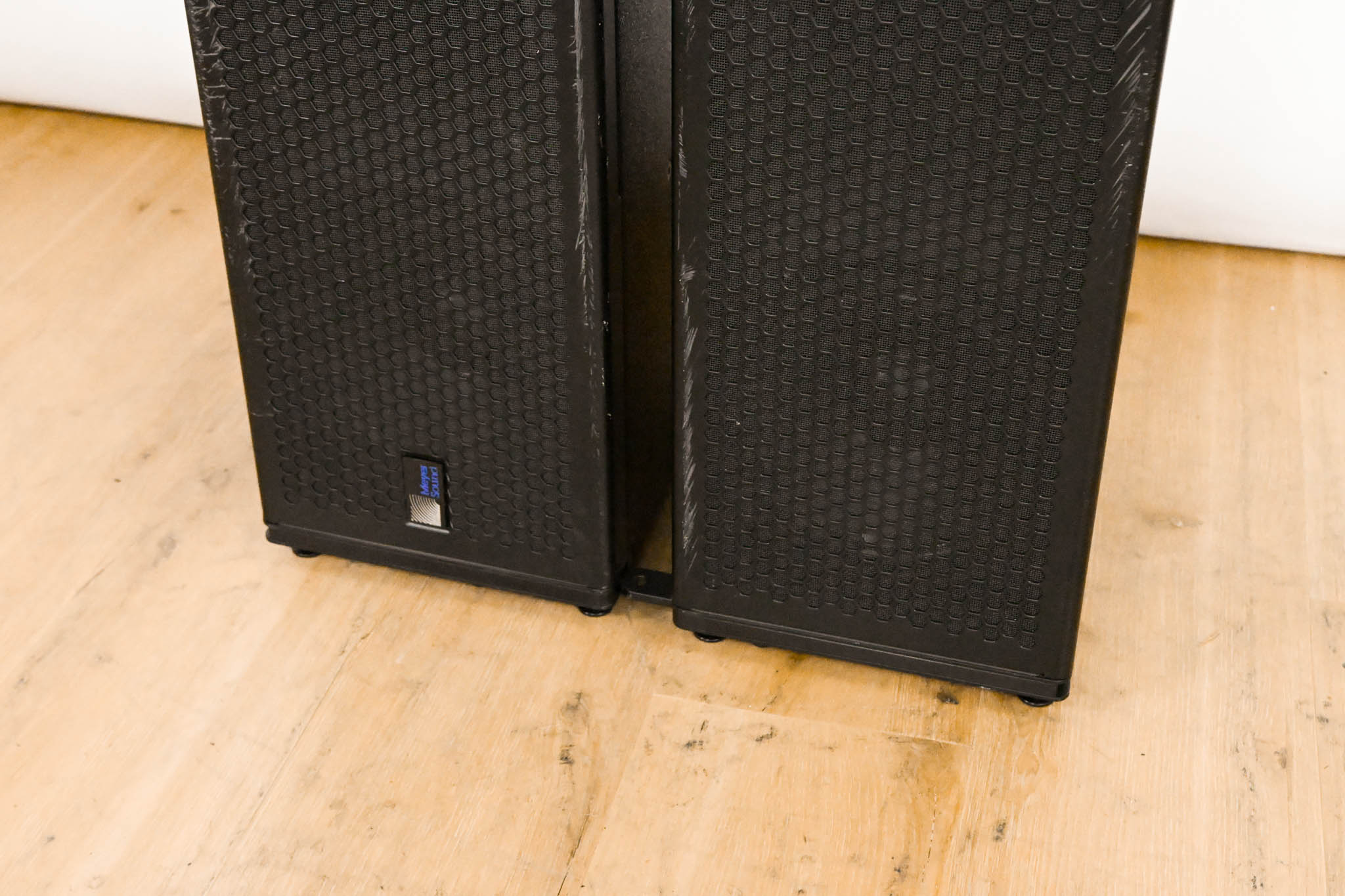 Meyer Sound M'elodie High-Power Curvilinear Array Loudspeaker (PAIR)