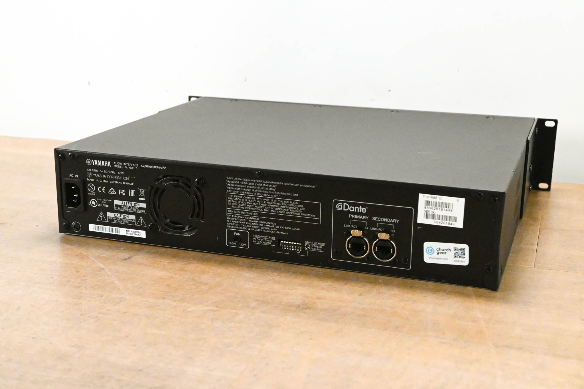Yamaha Tio1608-D 16-Input/8-Output Dante Stagebox for TF Series Mixers