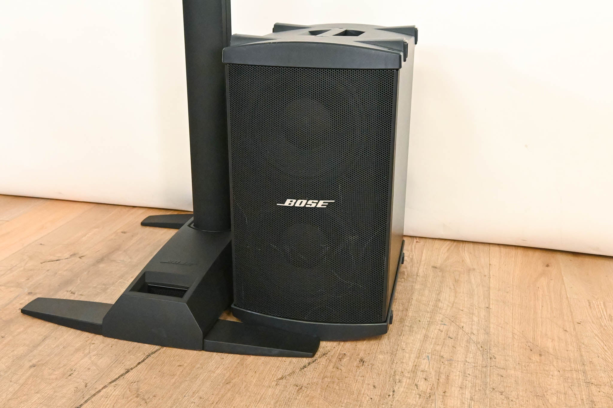 Bose L1 Model 1S with B2 Bass Module - Portable PA System