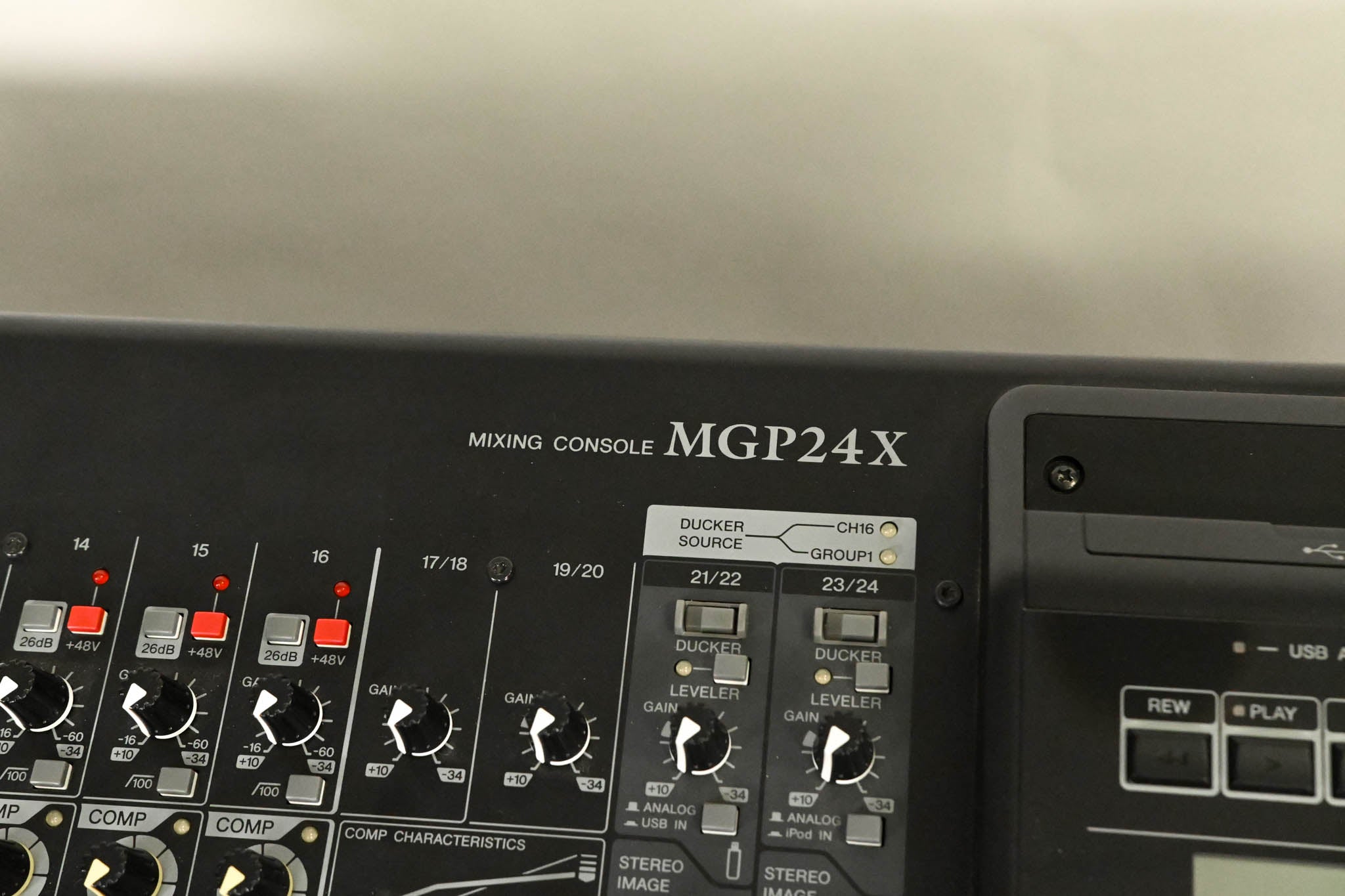 Yamaha MGP24X 24-Channel Mixer with USB and Effects