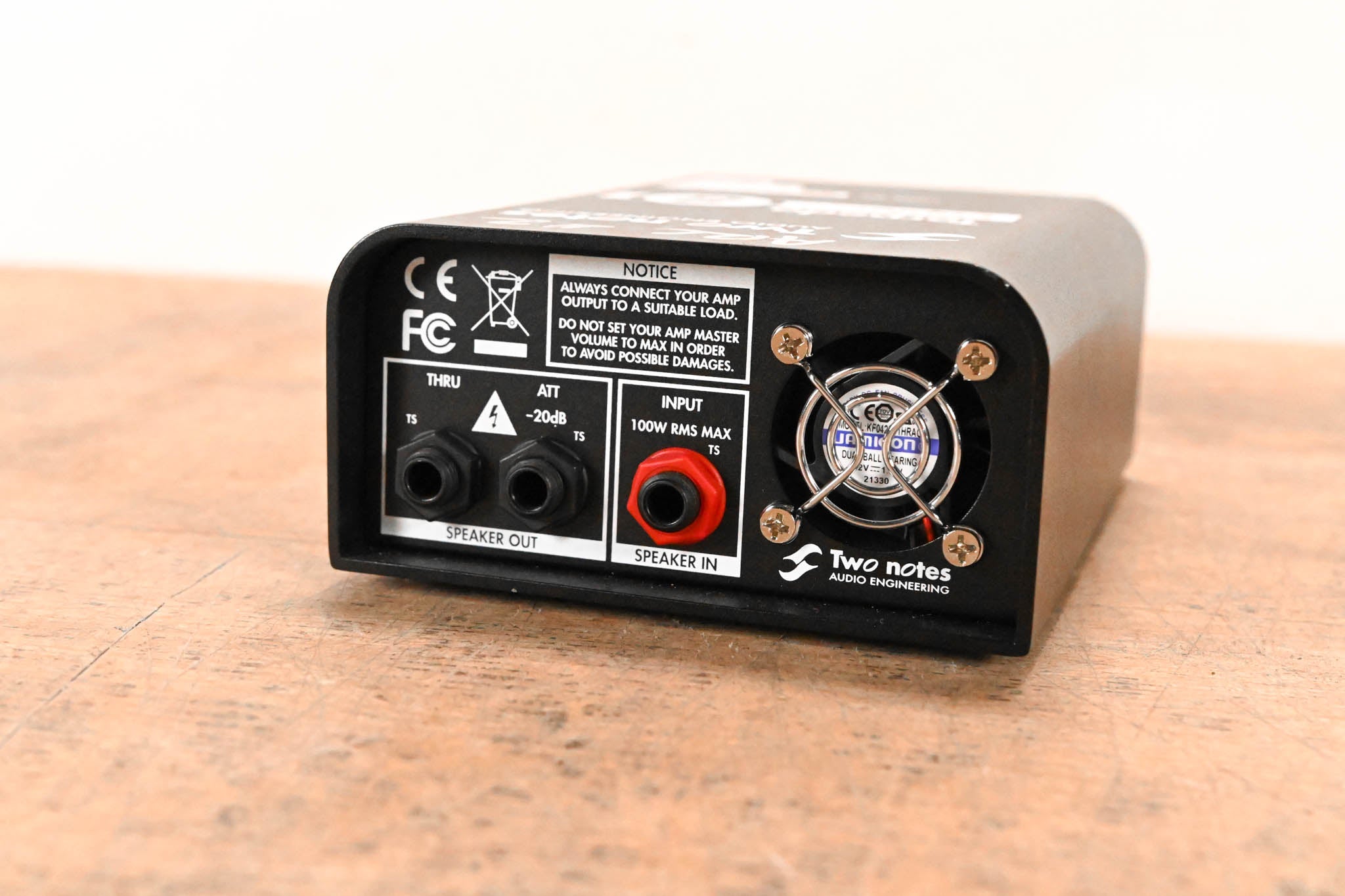 Two Notes Torpedo Captor 8Ω Reactive Load Box & DI (NO PSU)