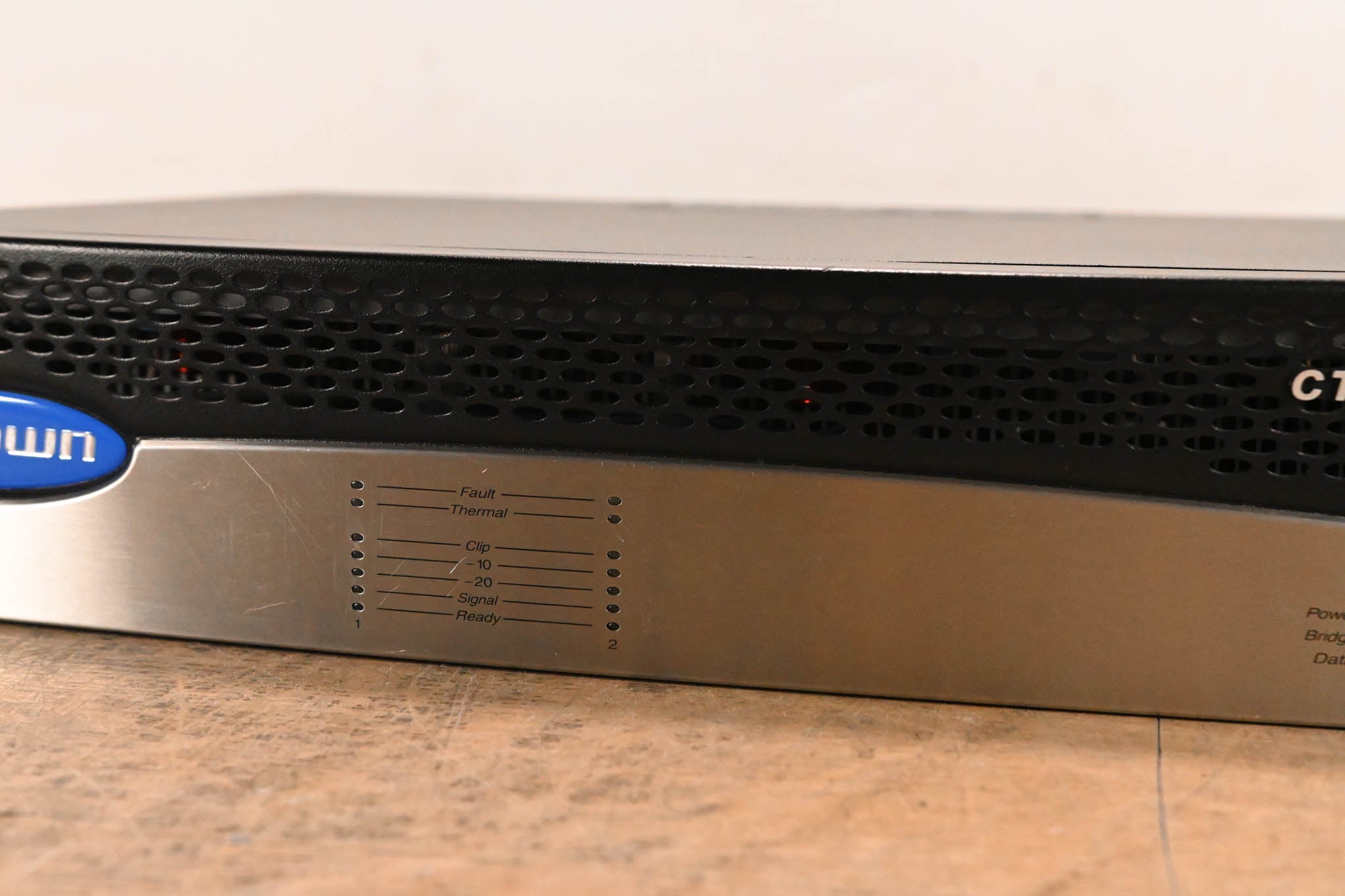 Crown CTs 600 Two-Channel 300W Power Amplifier