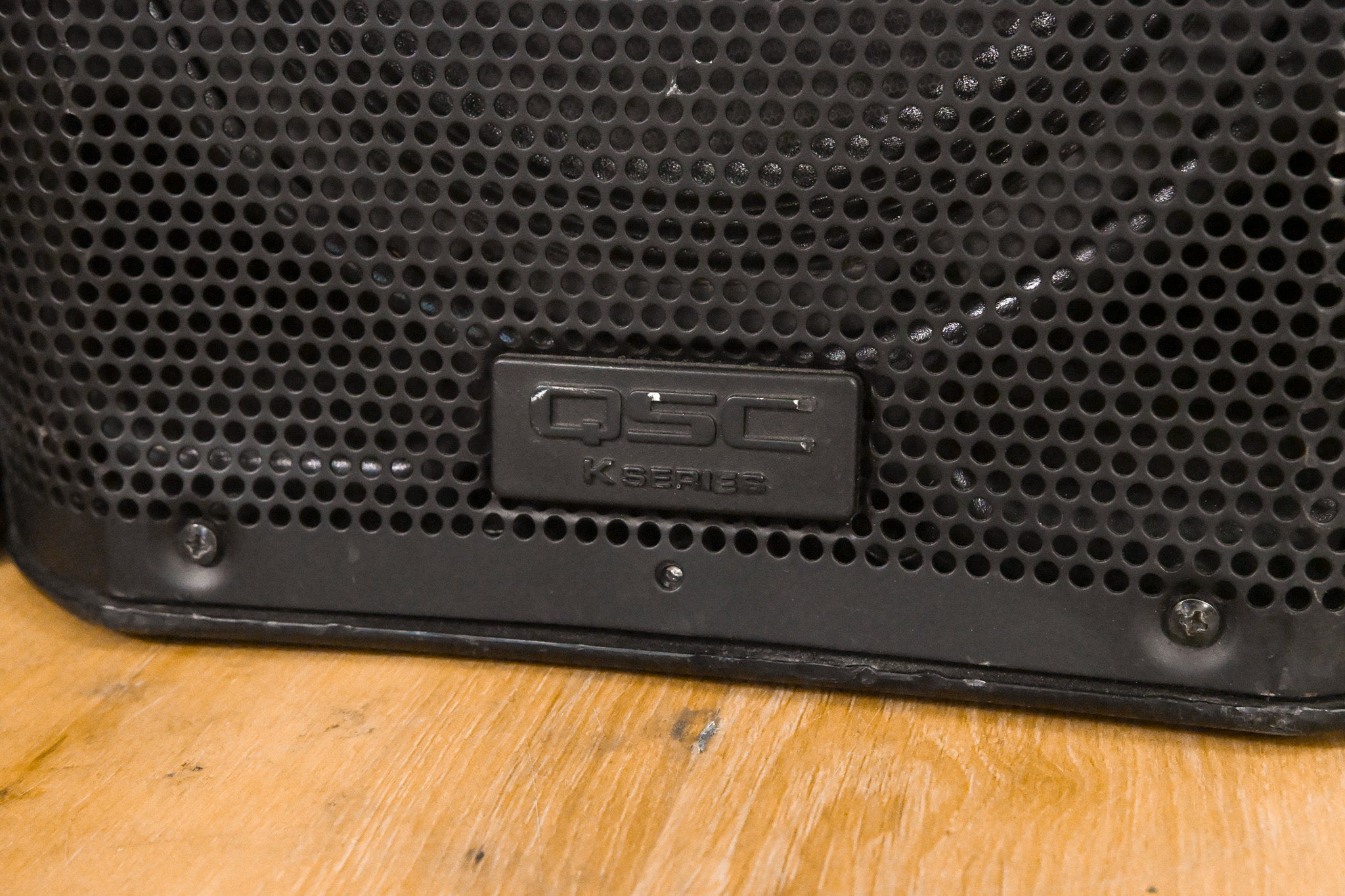 QSC K8 8" Two-Way 1000 Watt Powered Portable Loudspeaker (PAIR)