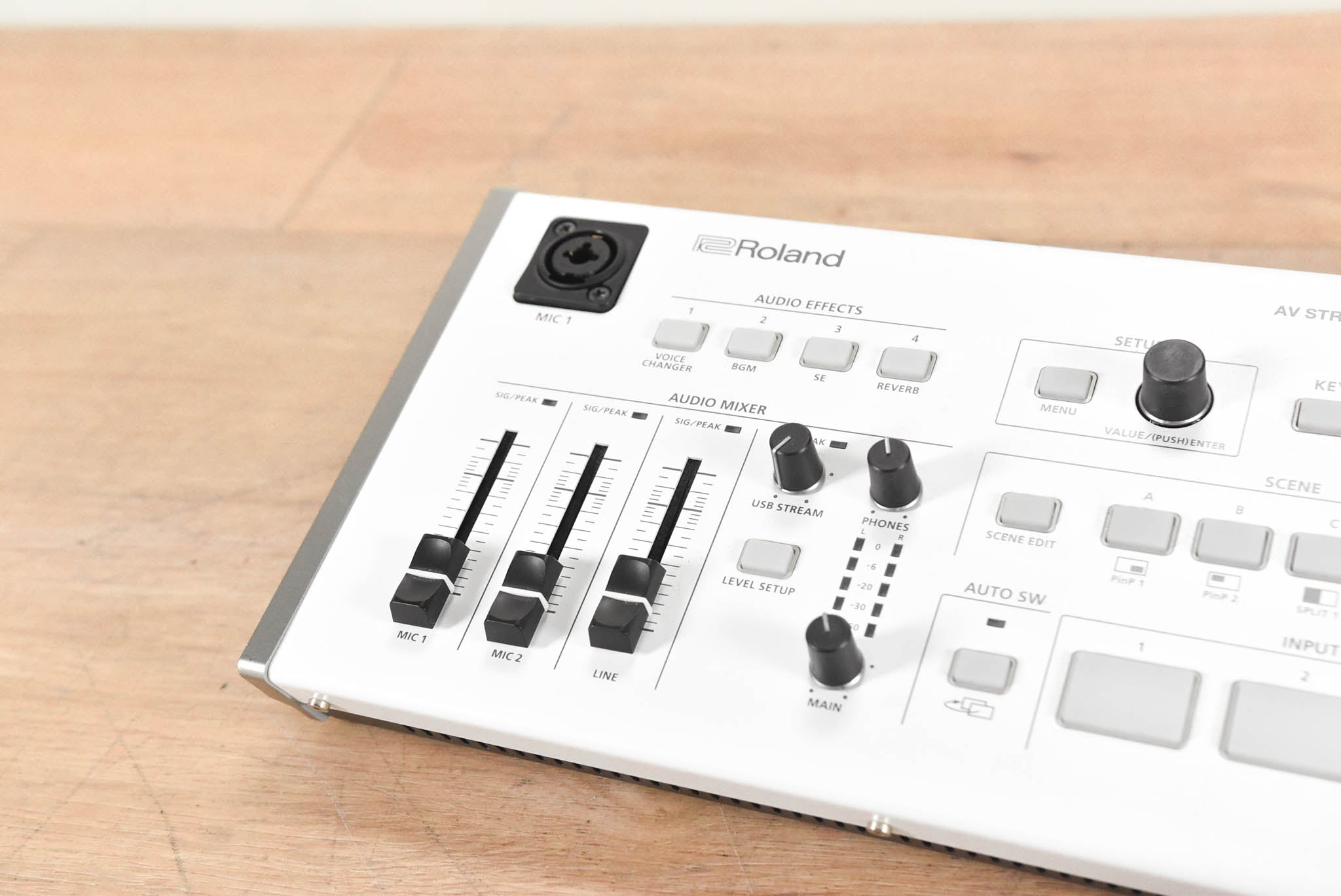 Roland VR-1HD AV Streaming Mixer CG00Y81