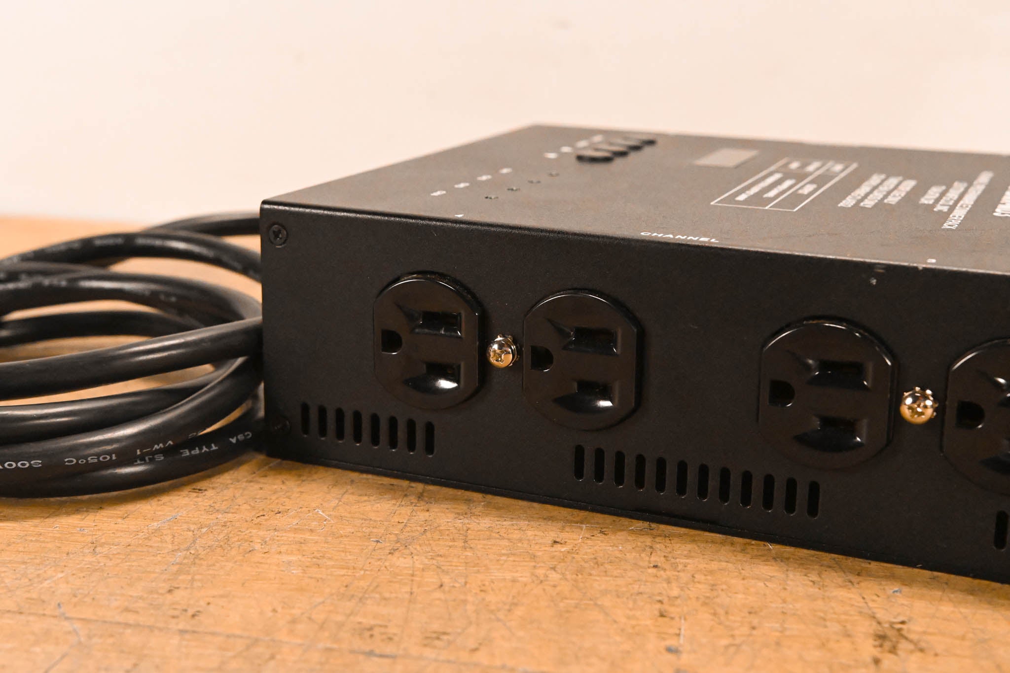 Leviton D4DMX-MD3 4-Channel Programmable Dimmer Pack