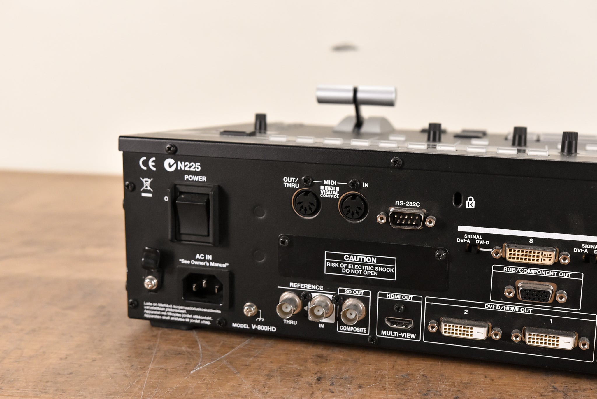 Roland V-800HD Multi-Format Video Switcher CG00XBN