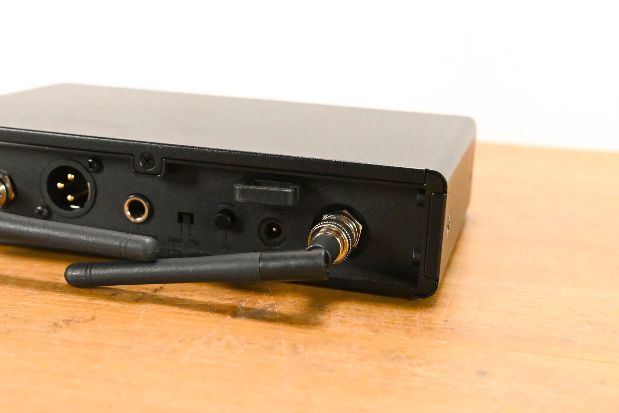 Sennheiser EM-XSW 2 Receiver w/ SK-XSW Bodypack A Range NO POWER SUPPLY