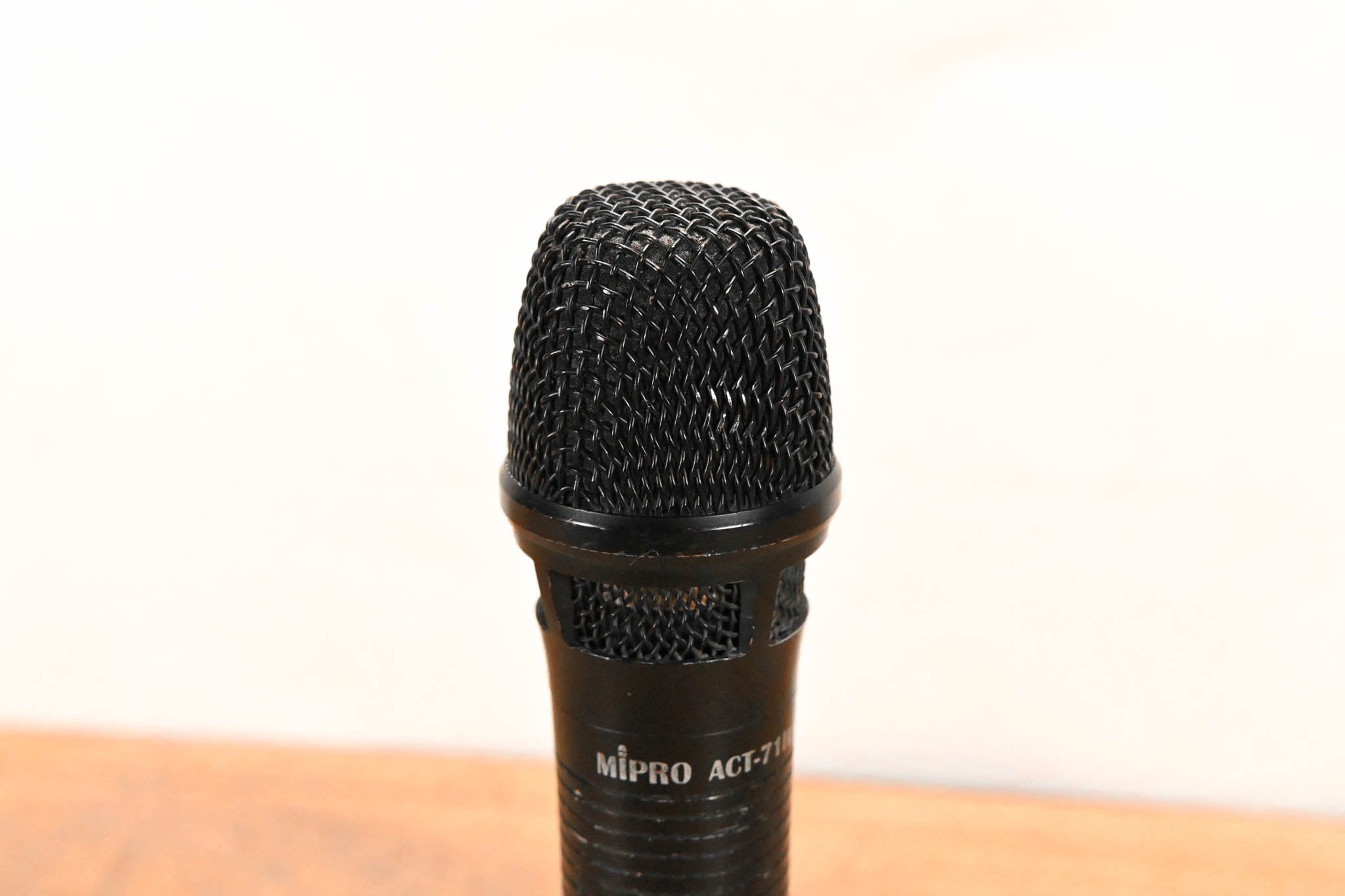Mipro ACT-71Ha Wireless UHF Handheld Microphone - 5US Band: 554-626 MHz