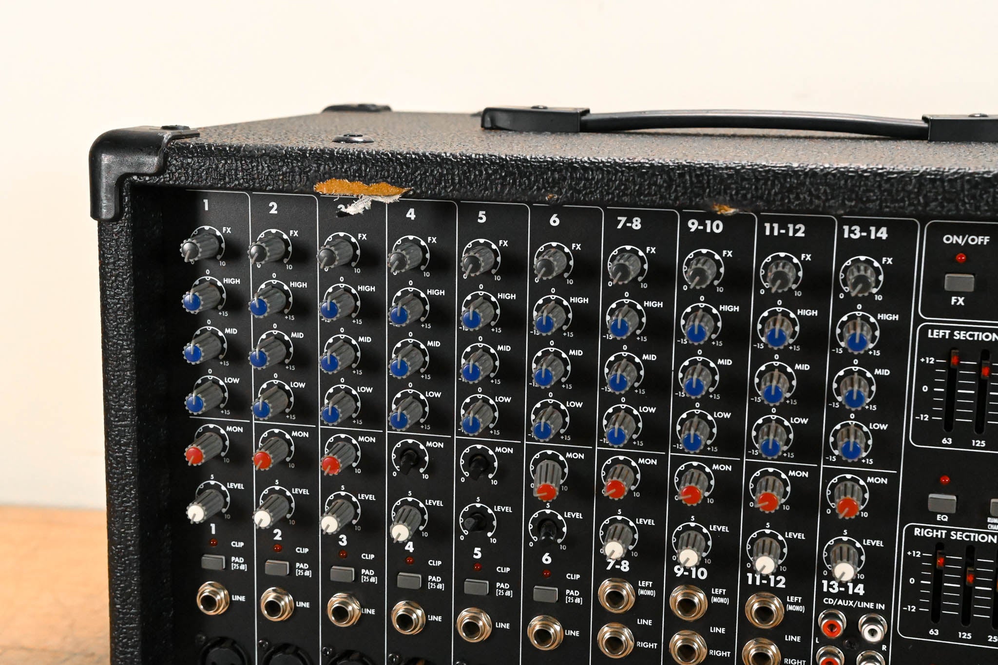 Harbinger LP9800 LVL Series Powered Mixer
