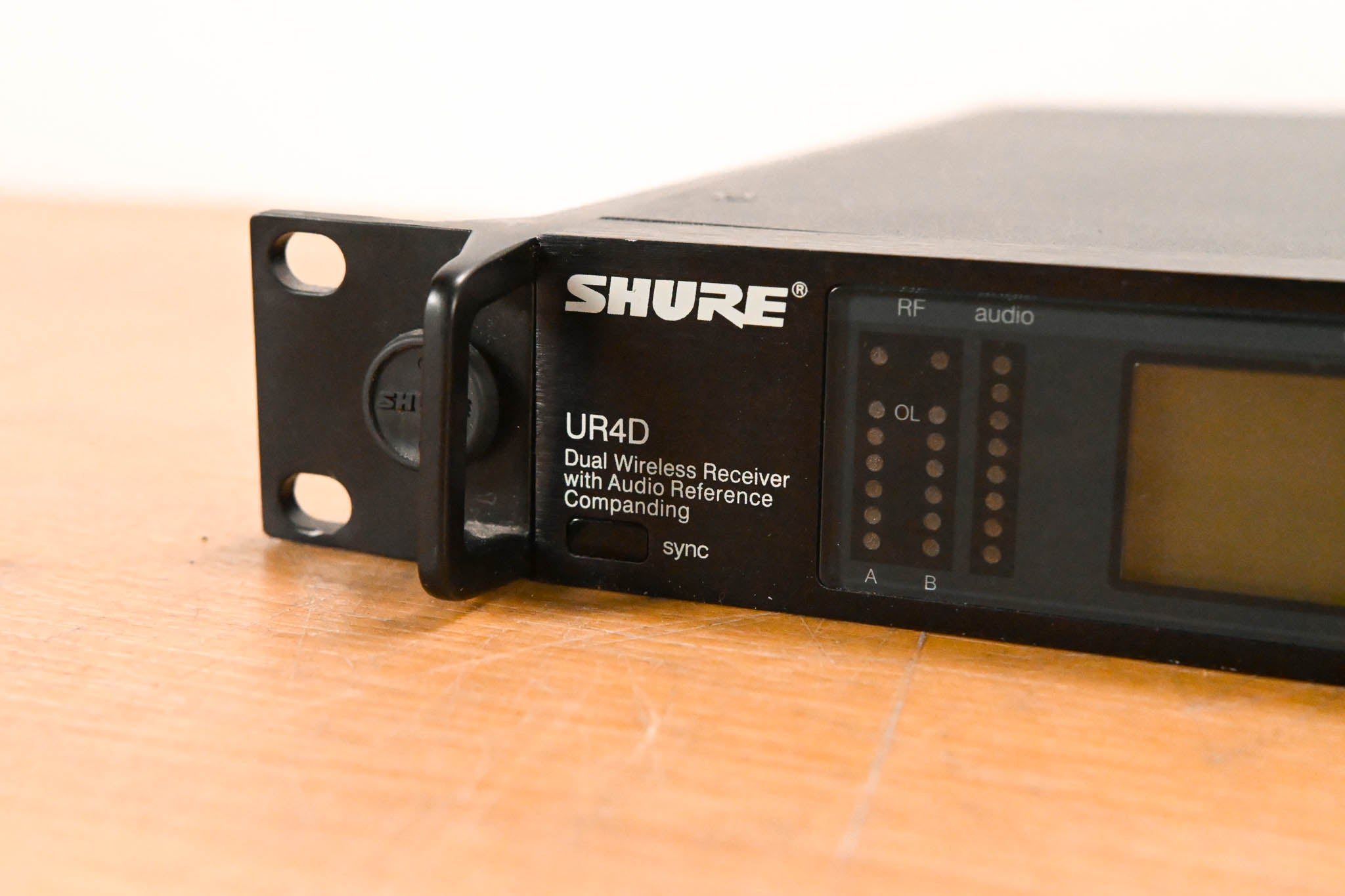 Shure UR4D Dual Wireless Receiver with one UR1 Bodypack - G1
