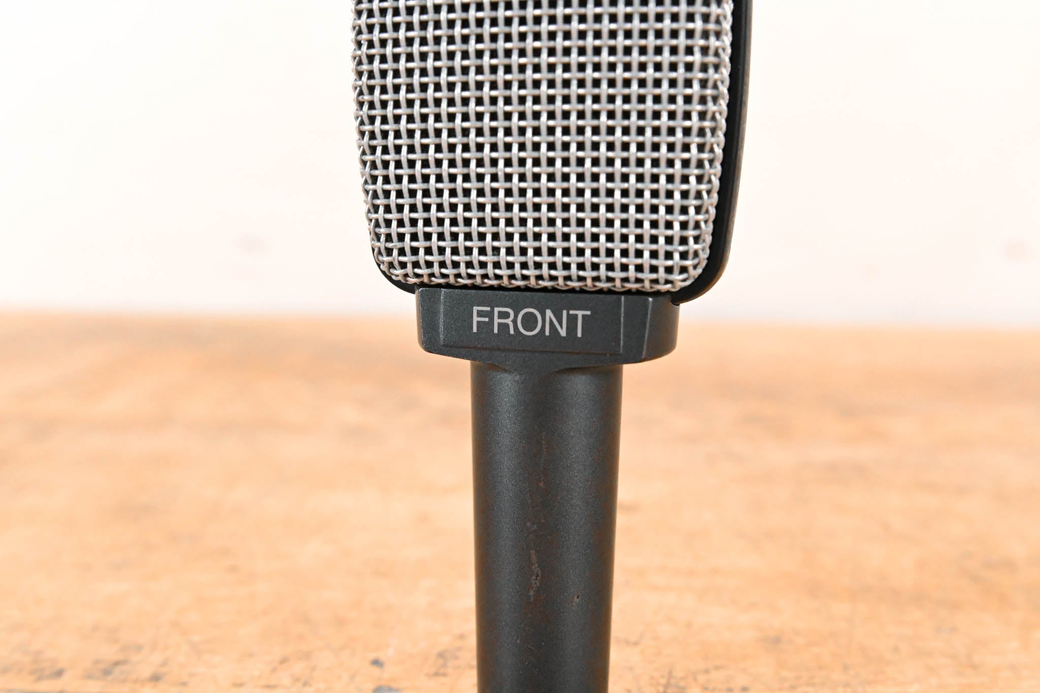 Sennheiser e 609 Silver Supercardioid Dynamic Microphone