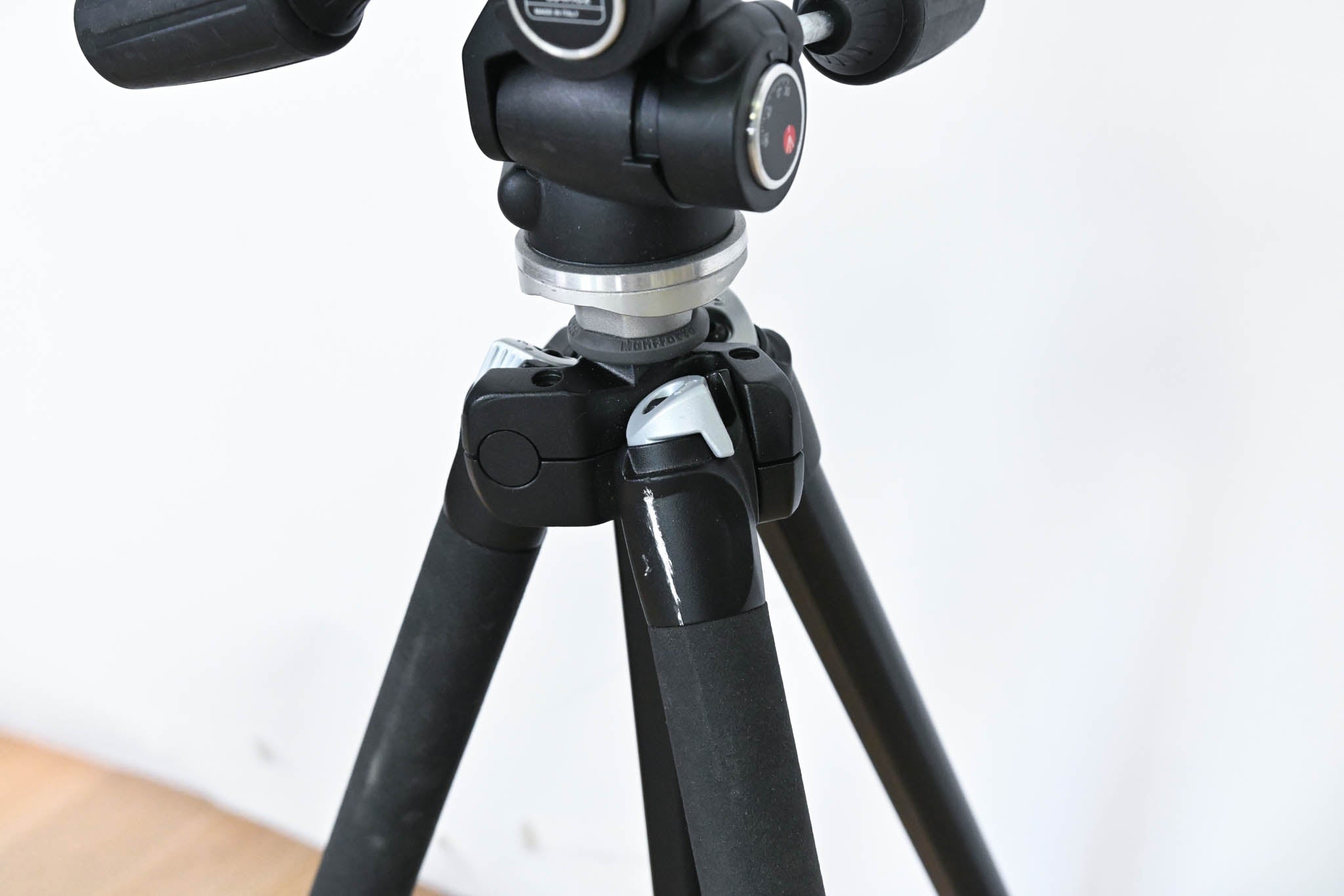 Manfrotto 804RC2 Pan Tilt Head with 290 3-Stage Aluminum Tripod