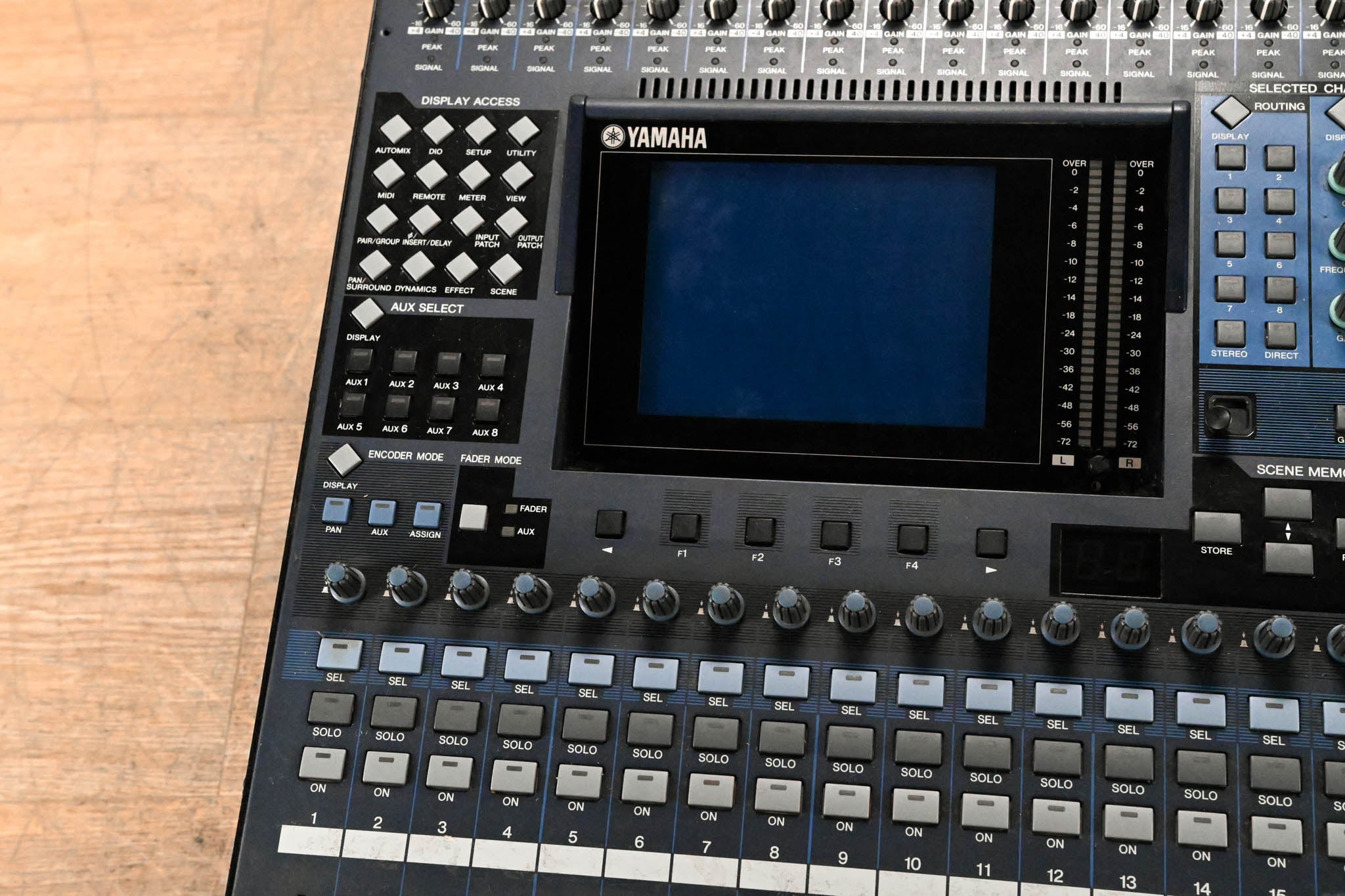 Yamaha DM1000 48-Channel Digital Audio Mixing Console