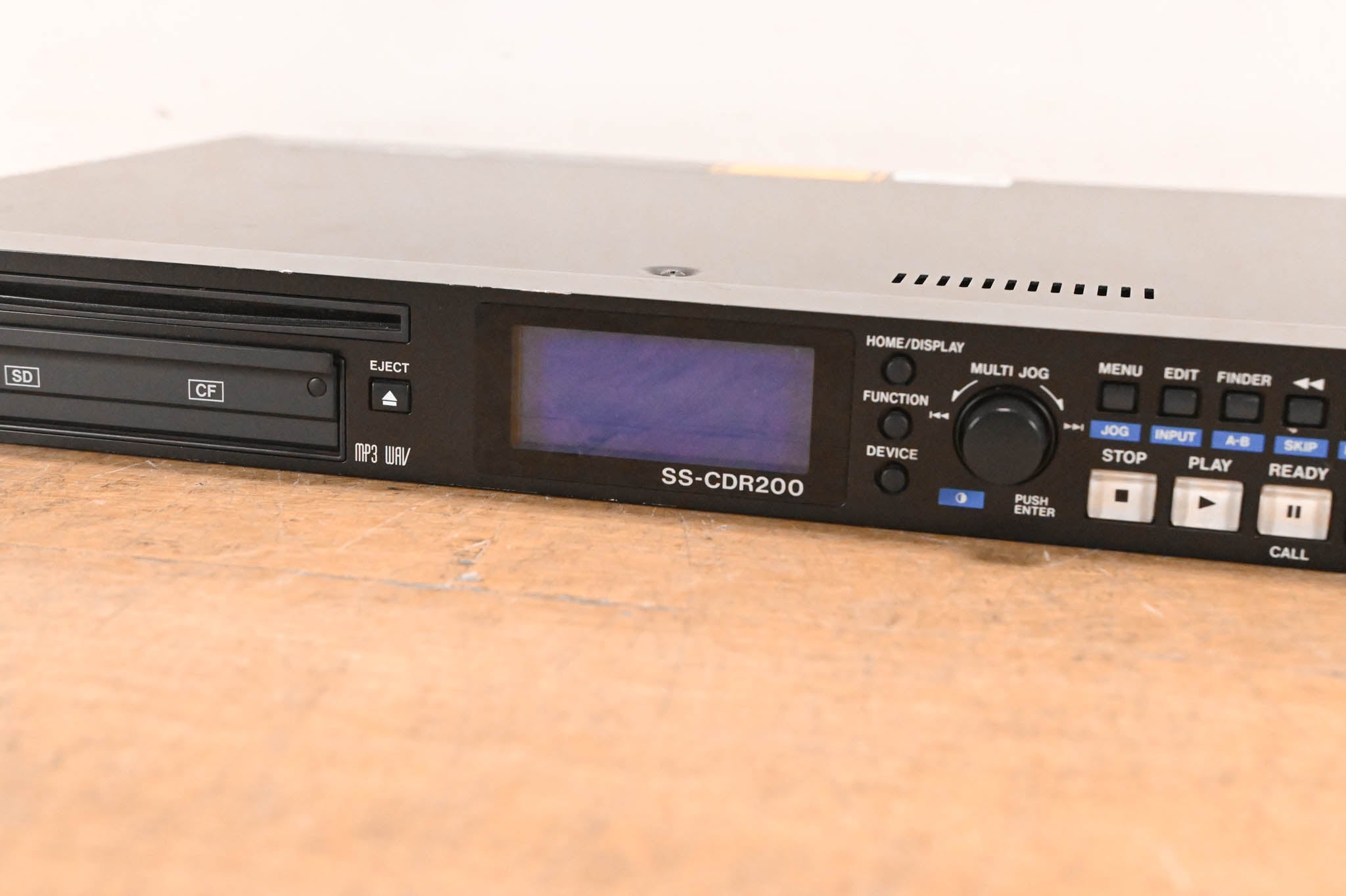 TASCAM SS-CDR200 Solid State and CD Digital Audio Recorder CG01U52